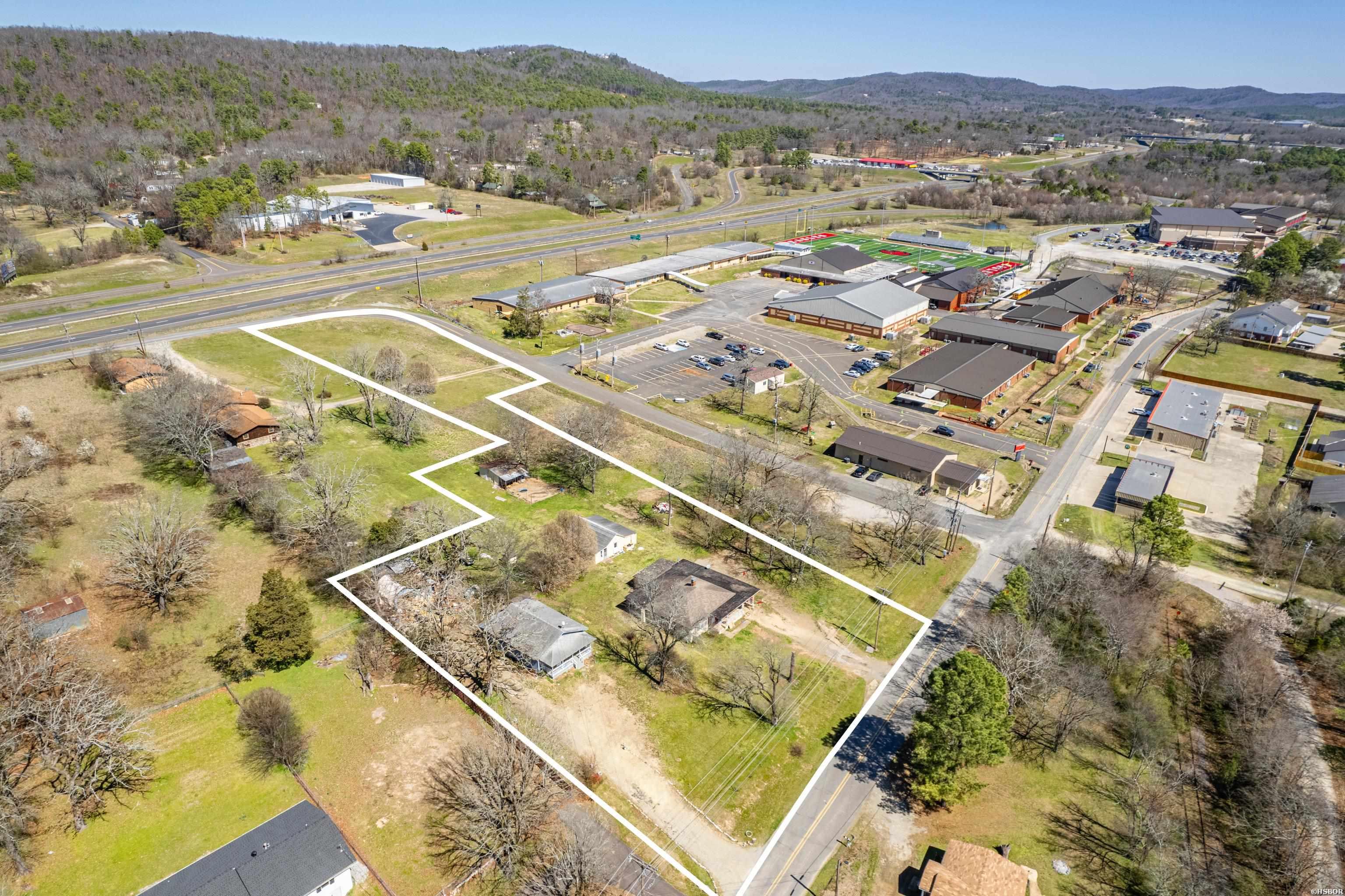 2747 Spring Street Property Photo 4