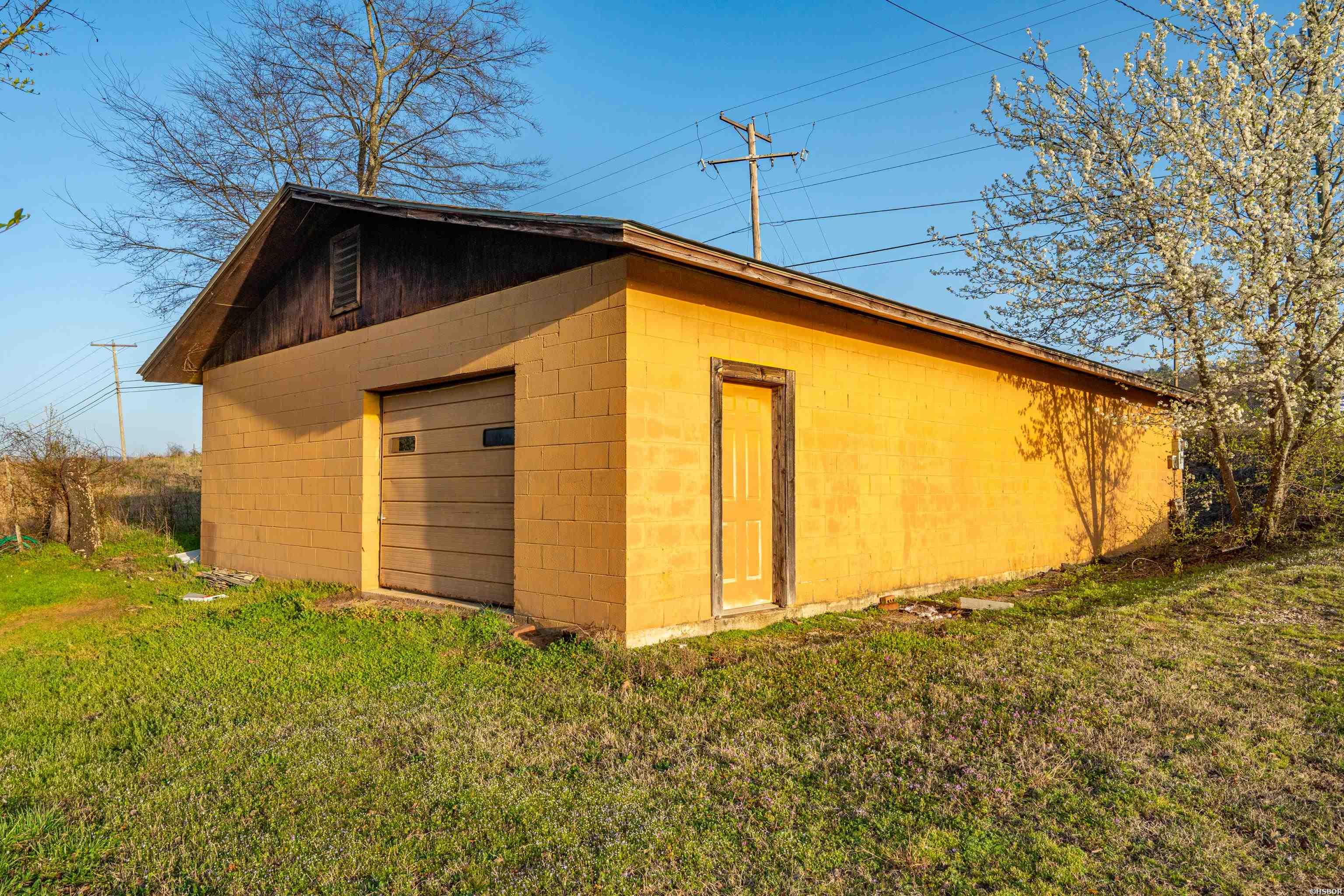 2747 Spring Street Property Photo 29