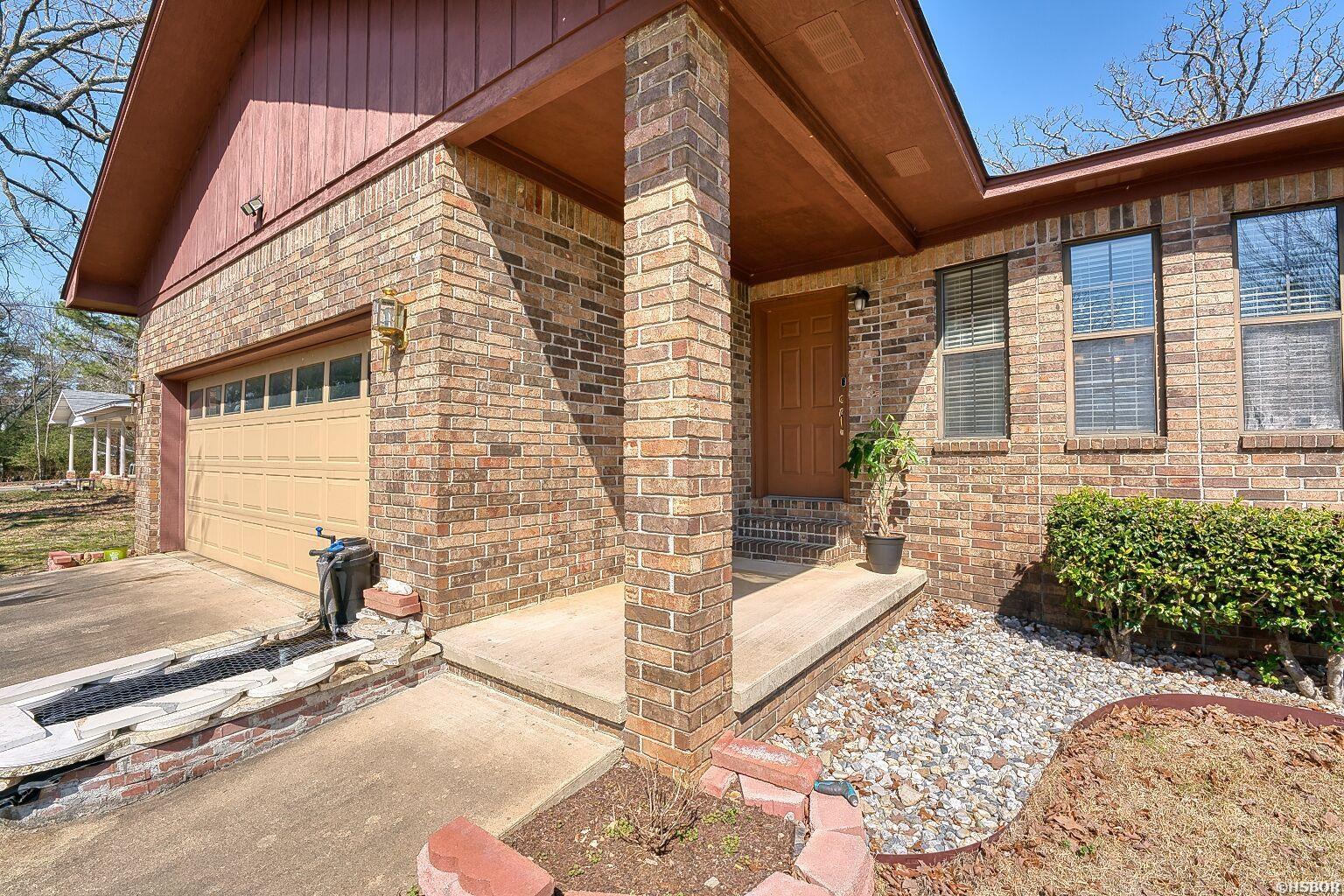202 Marwinette Place Property Photo 4