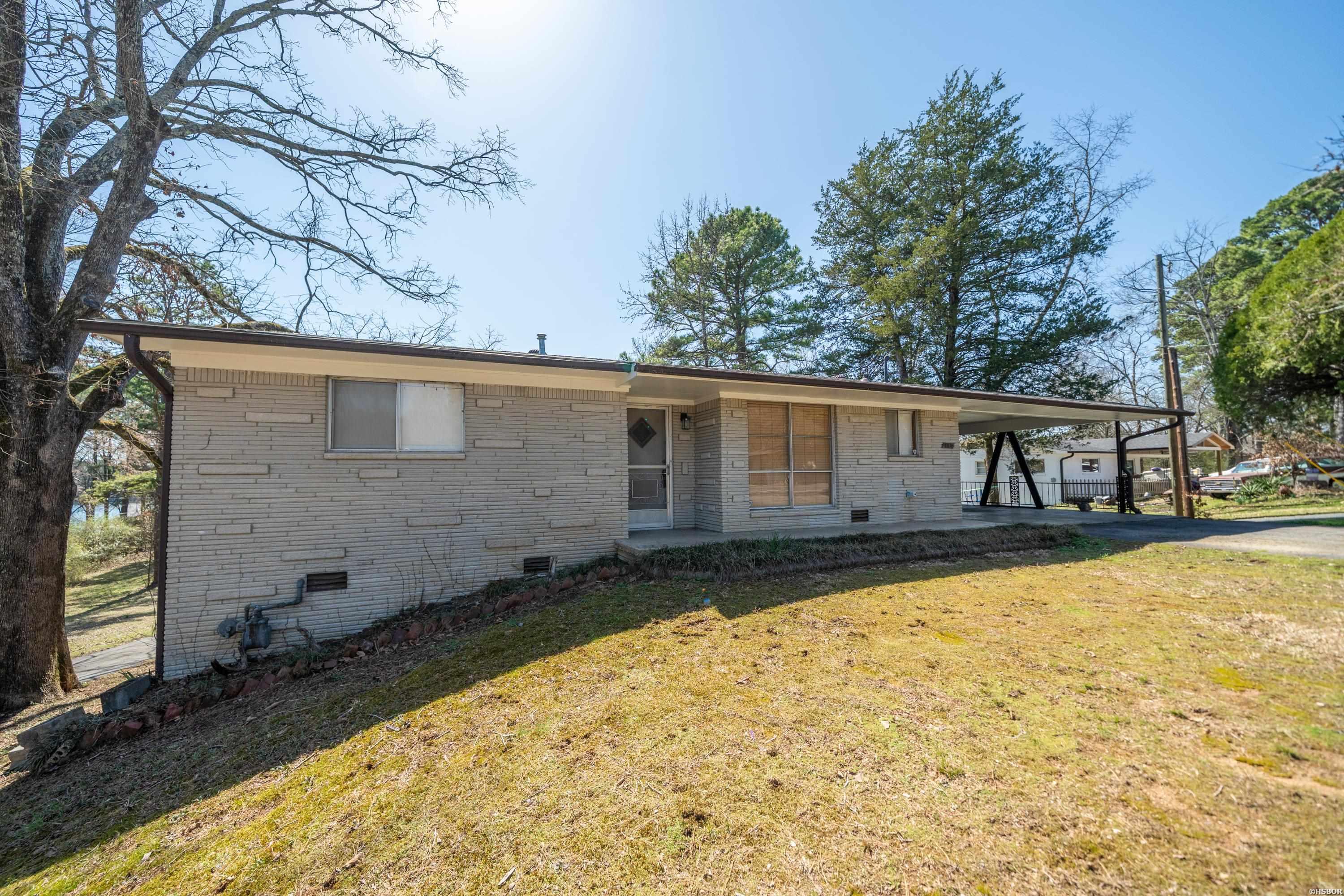 1115 Lakeshore Drive Property Photo 1