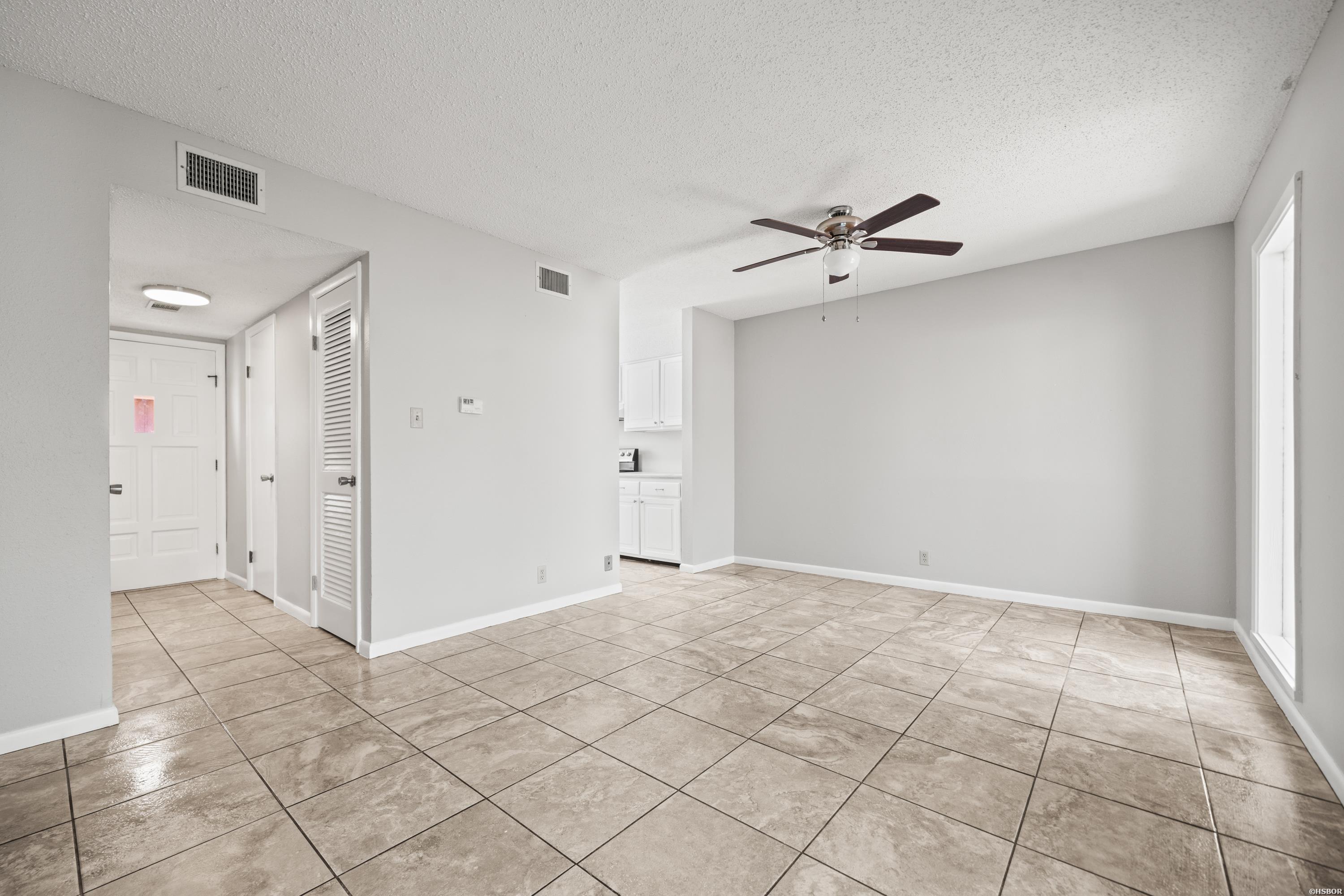 111 Emperado Way Property Photo 7