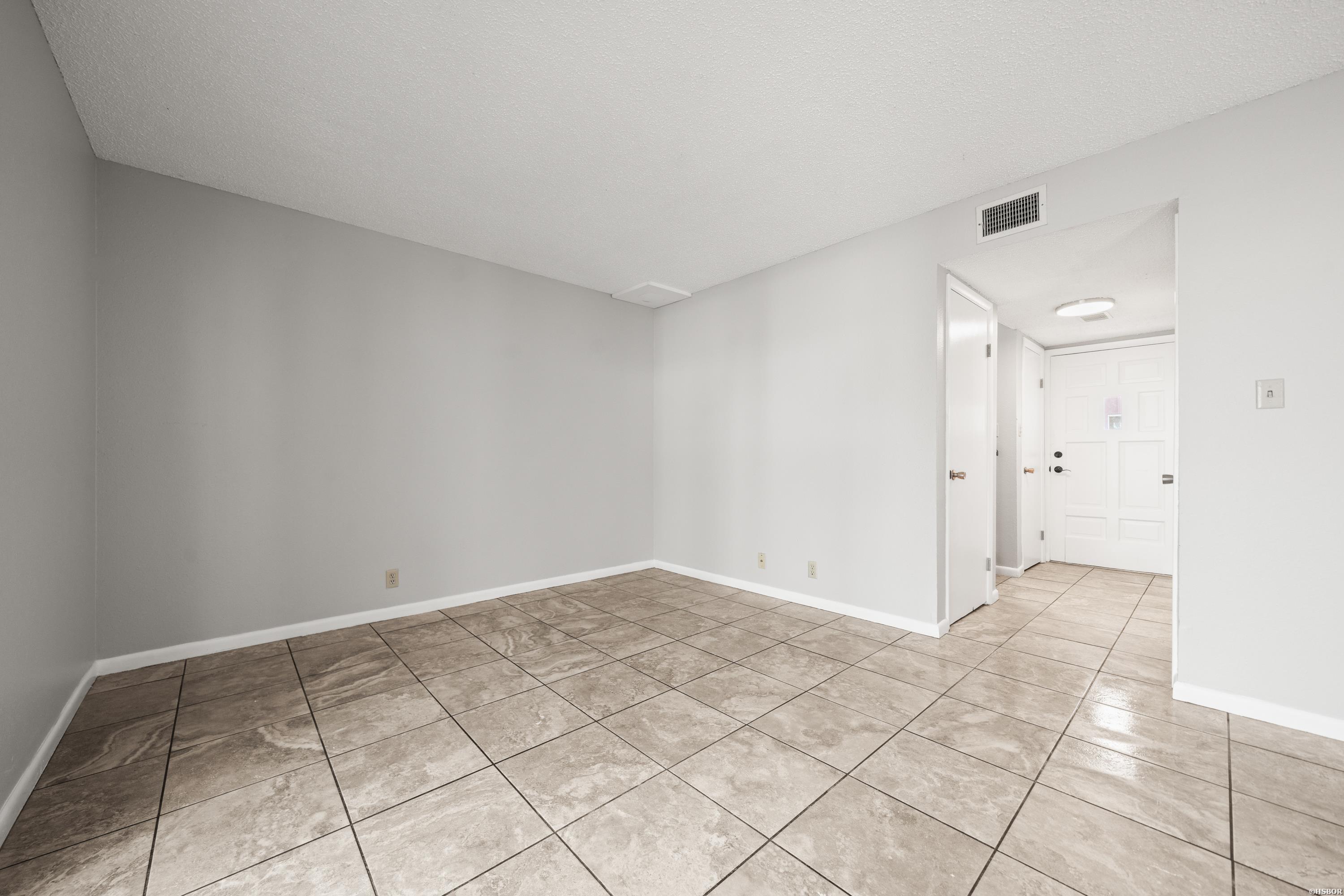 111 Emperado Way Property Photo 8