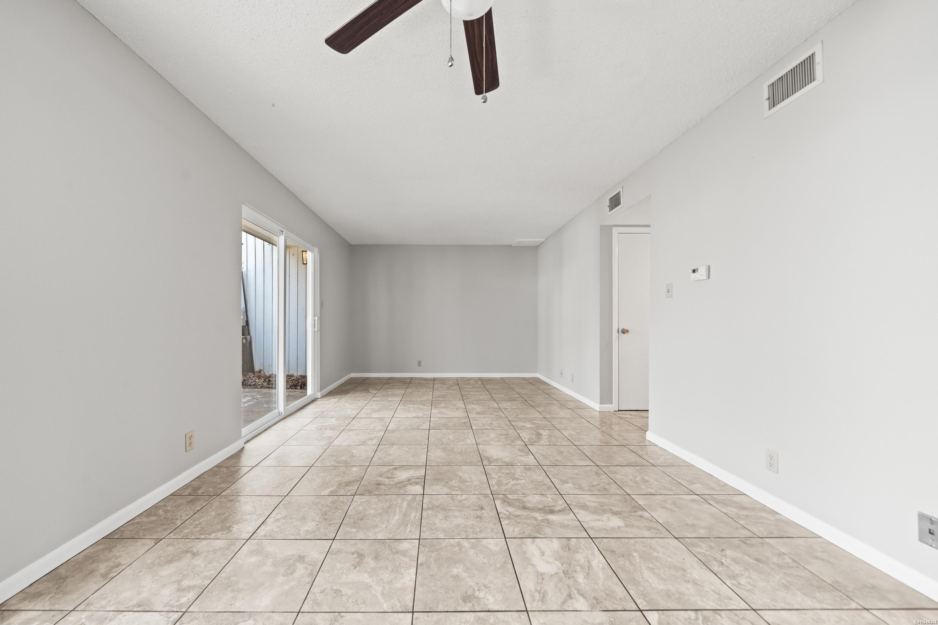 111 Emperado Way Property Photo 9
