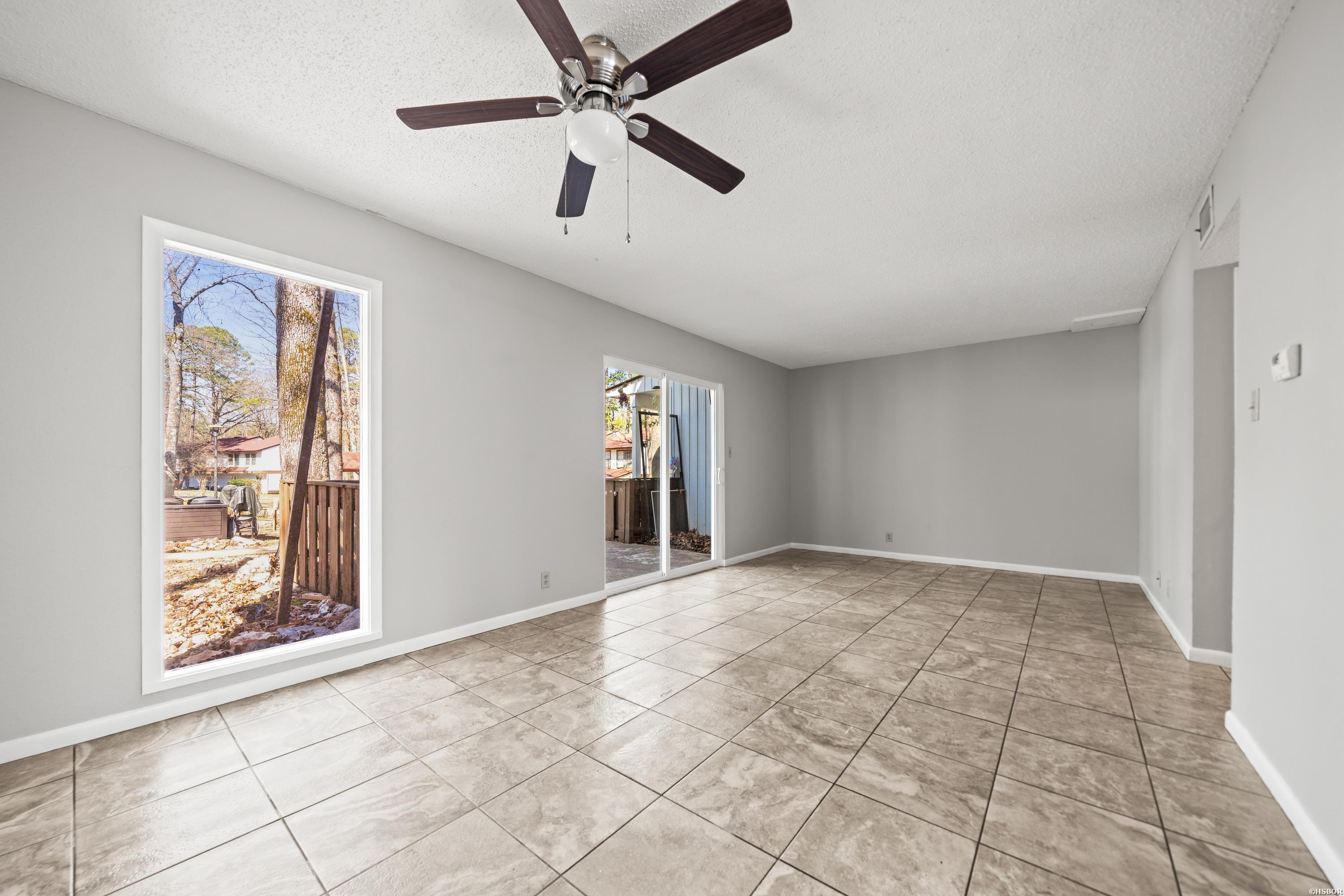 111 Emperado Way Property Photo 10