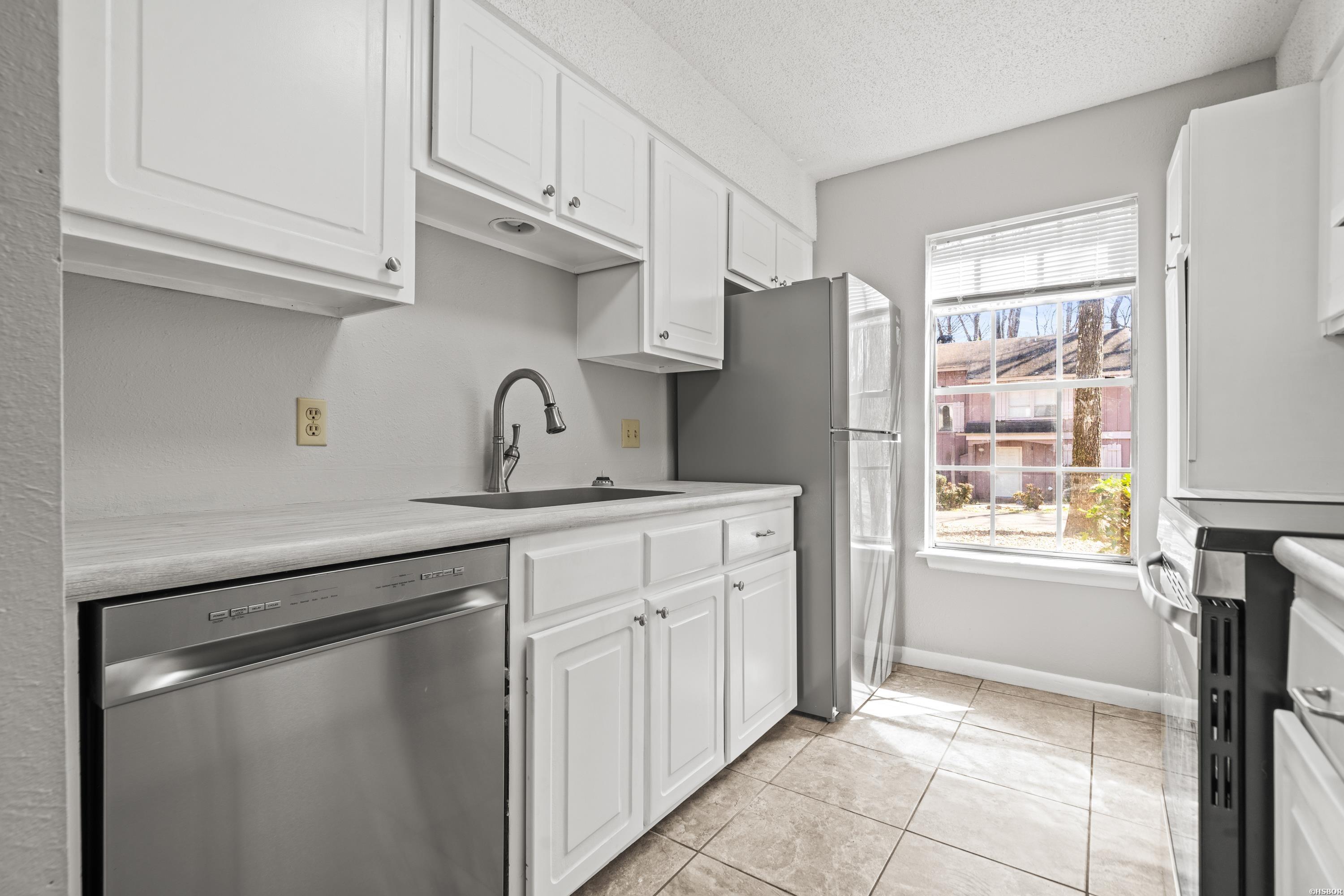 111 Emperado Way Property Photo 13