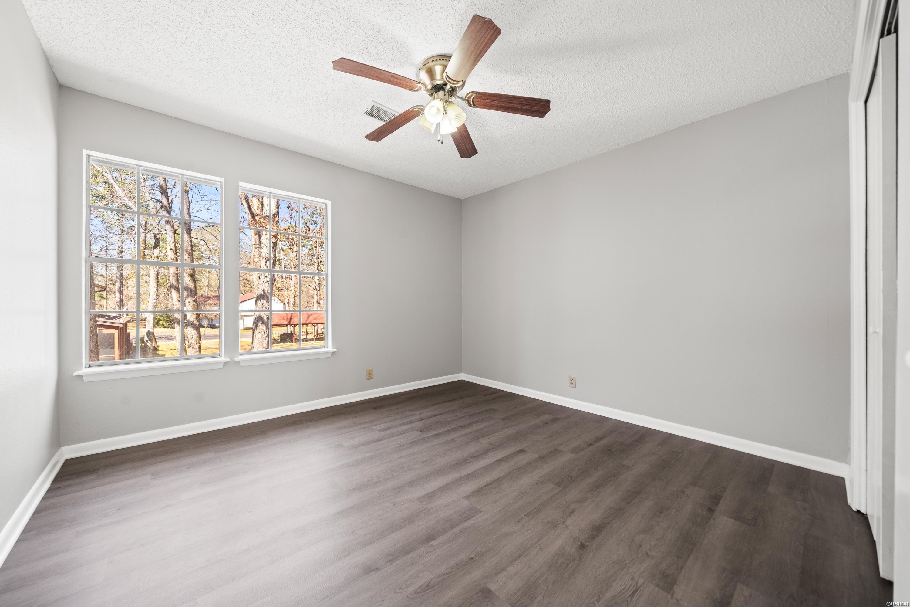 111 Emperado Way Property Photo 18