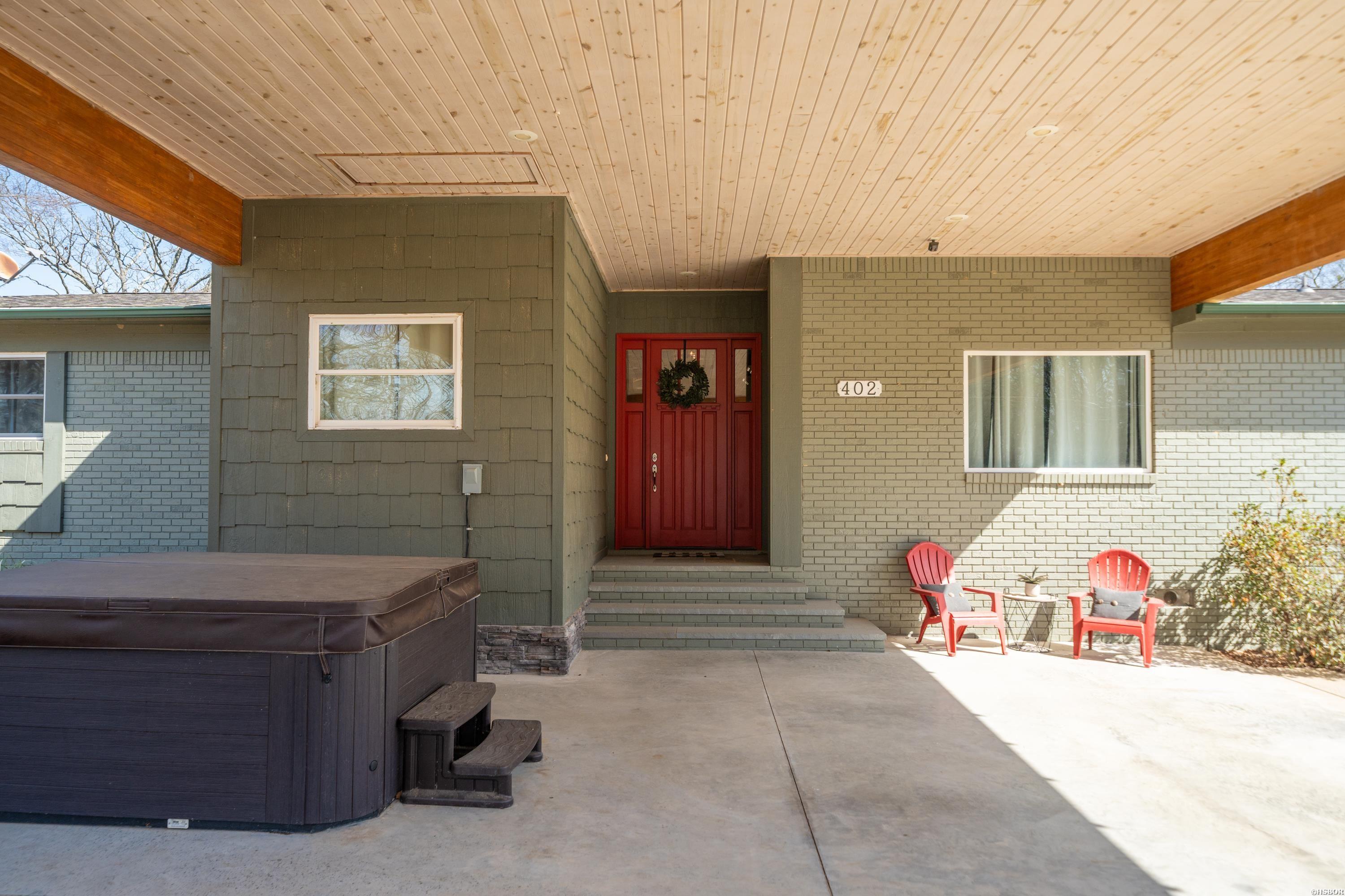 402 Caroline Acres Point Property Photo 6