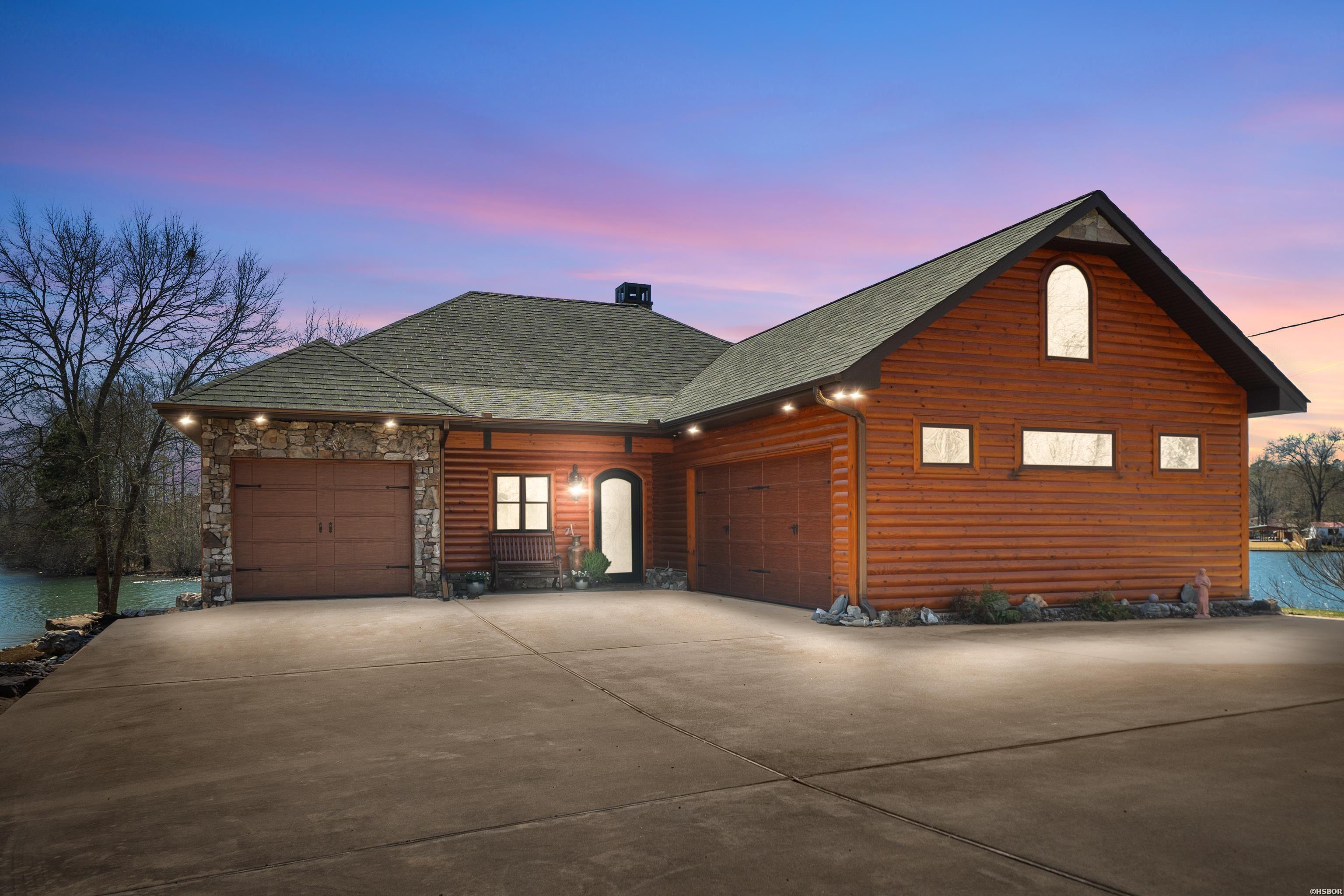 168 Golden Oak Place Property Photo 1