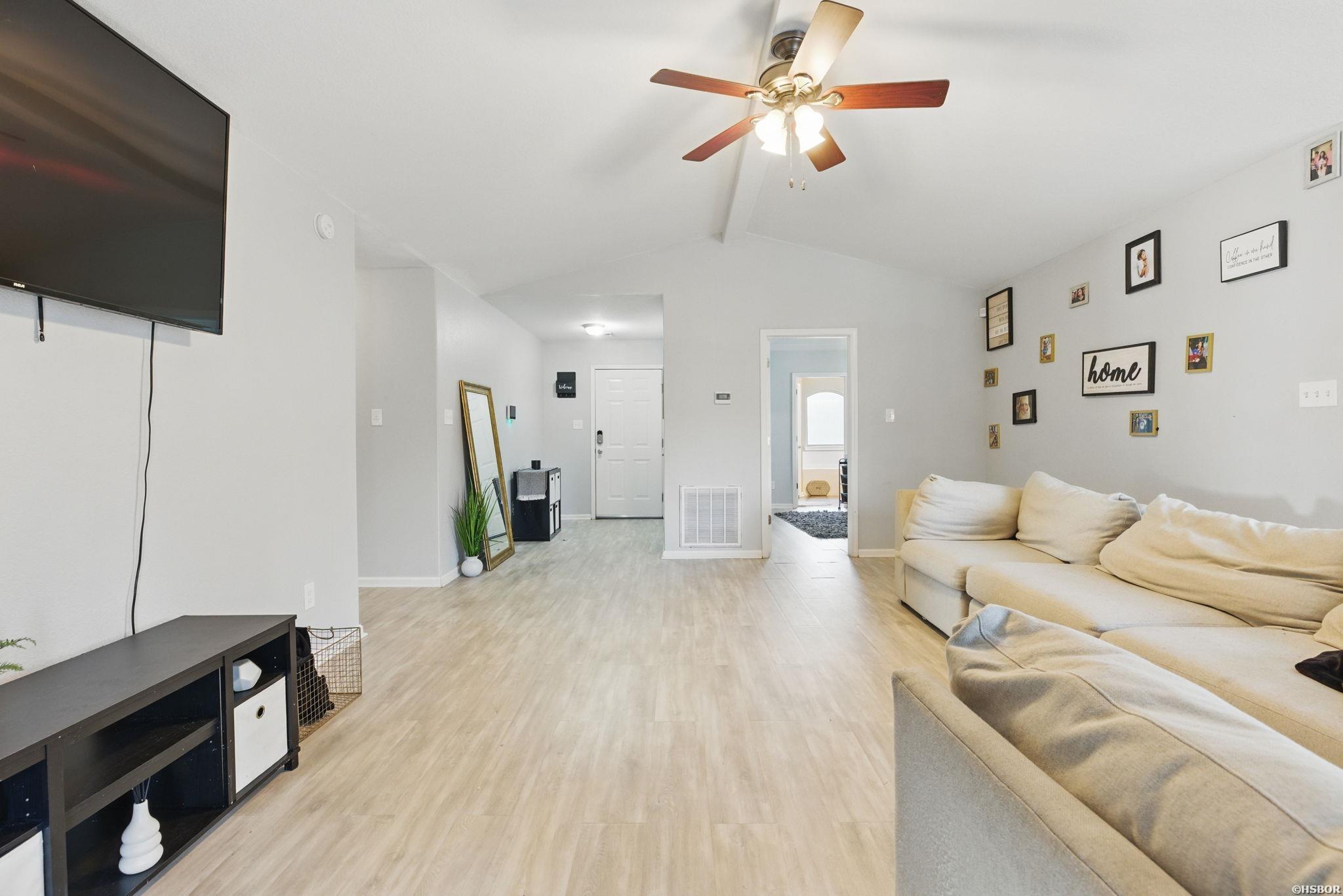 1173 Tulip Street Property Photo 2