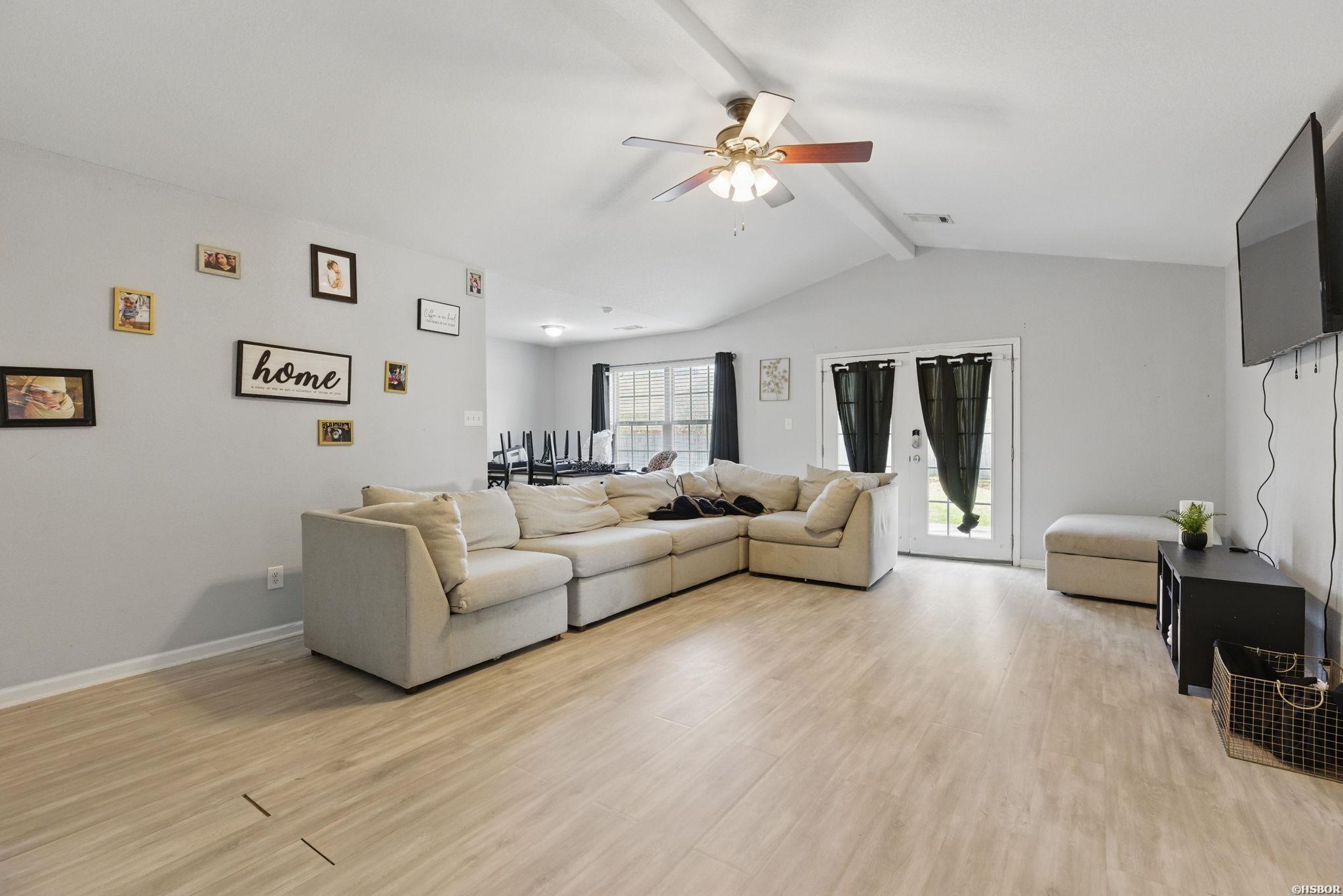 1173 Tulip Street Property Photo 4