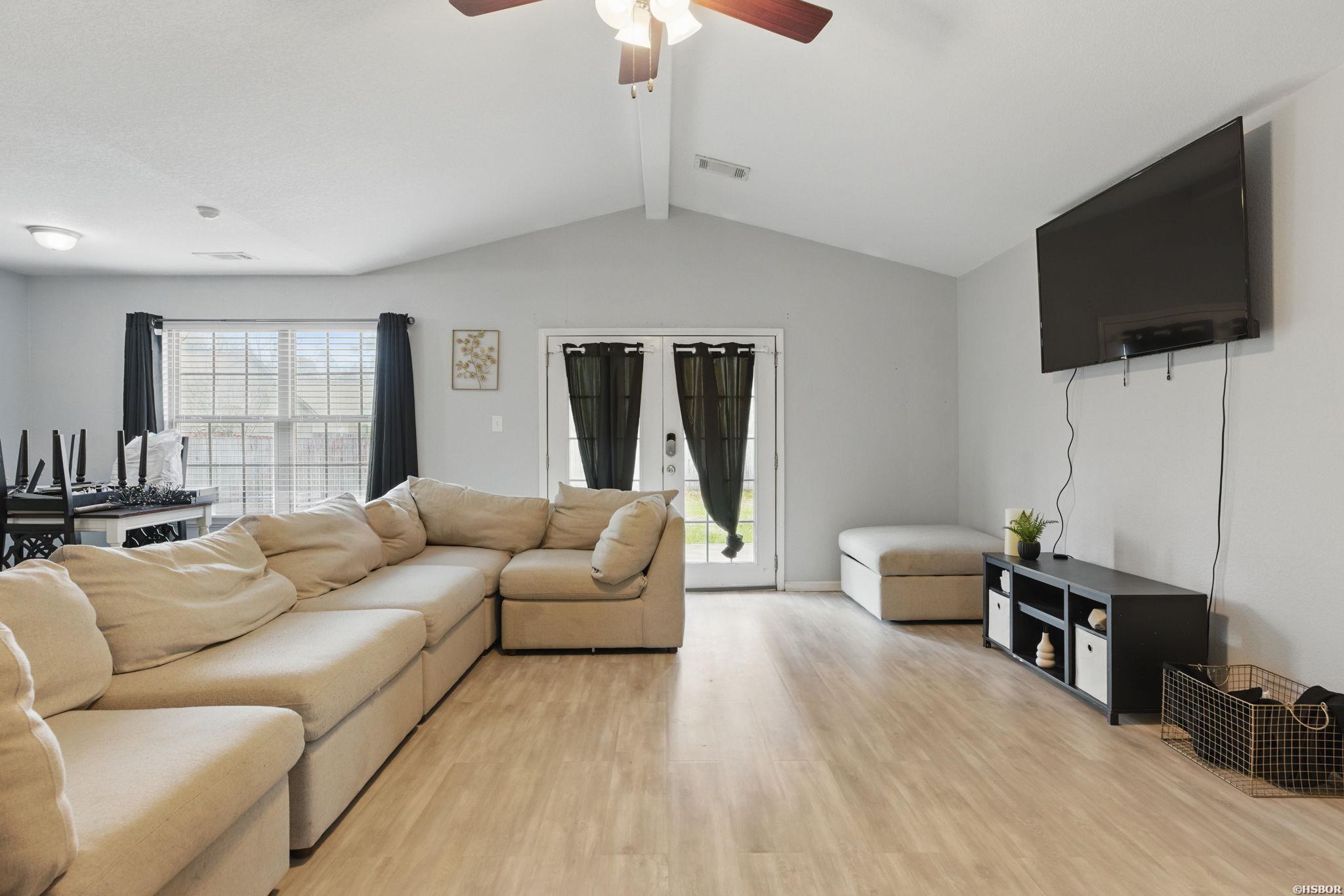 1173 Tulip Street Property Photo 5