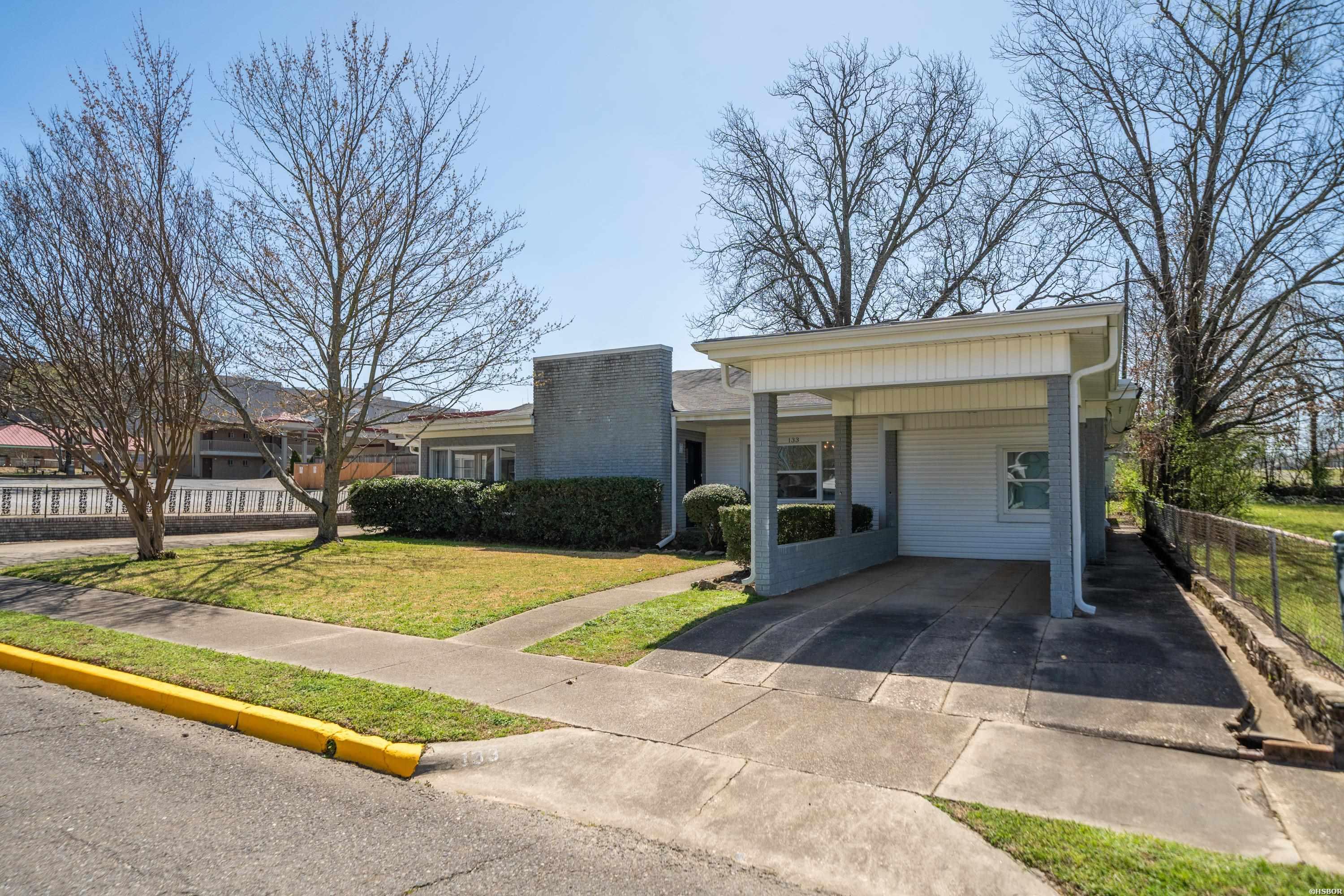 133 Oakwood Avenue Property Photo 4
