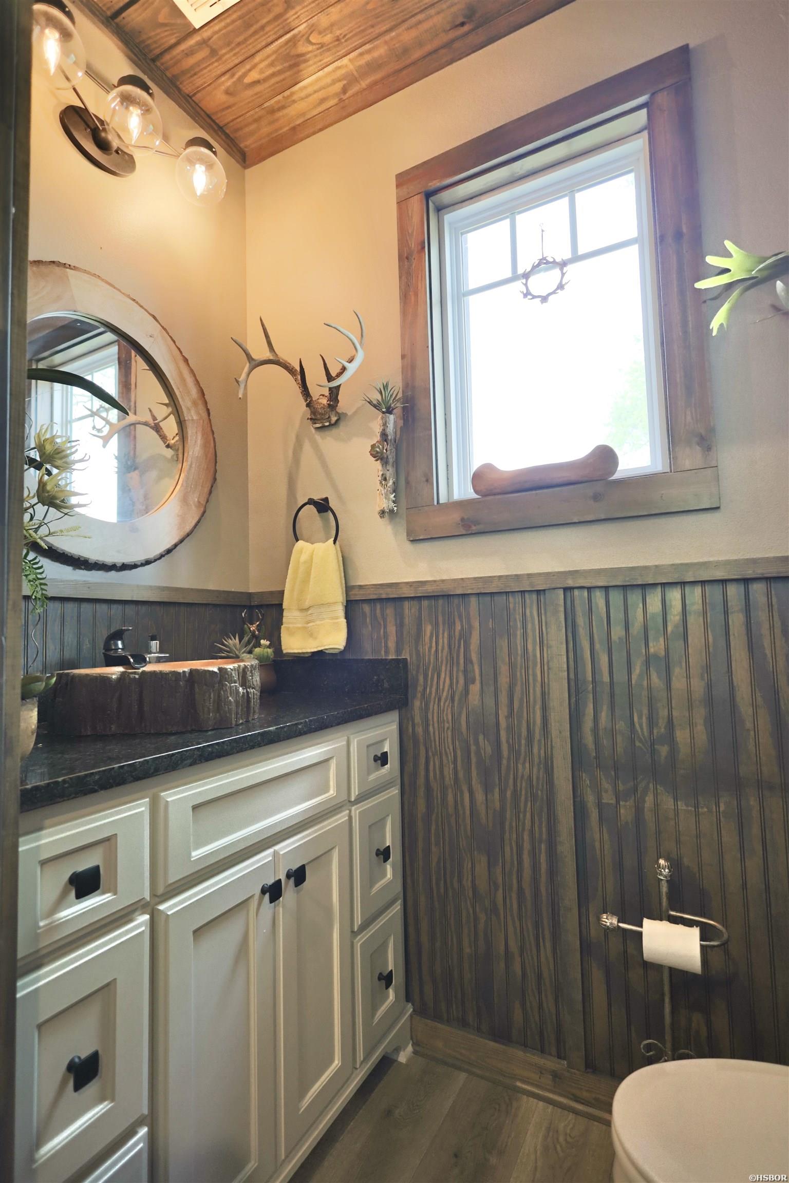 352 Rocky River Road Property Photo 13
