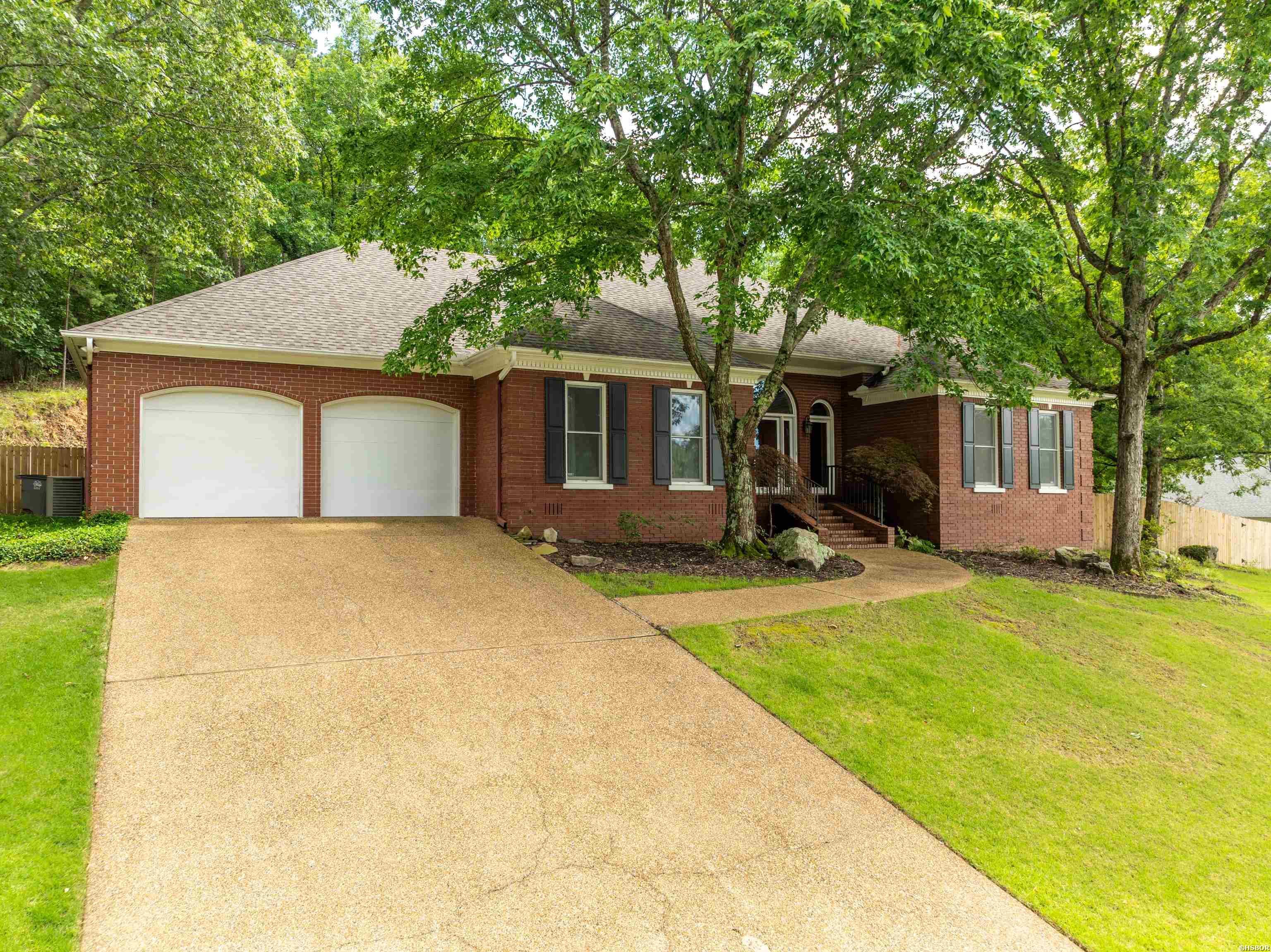 106 Ravenwood Property Photo 3