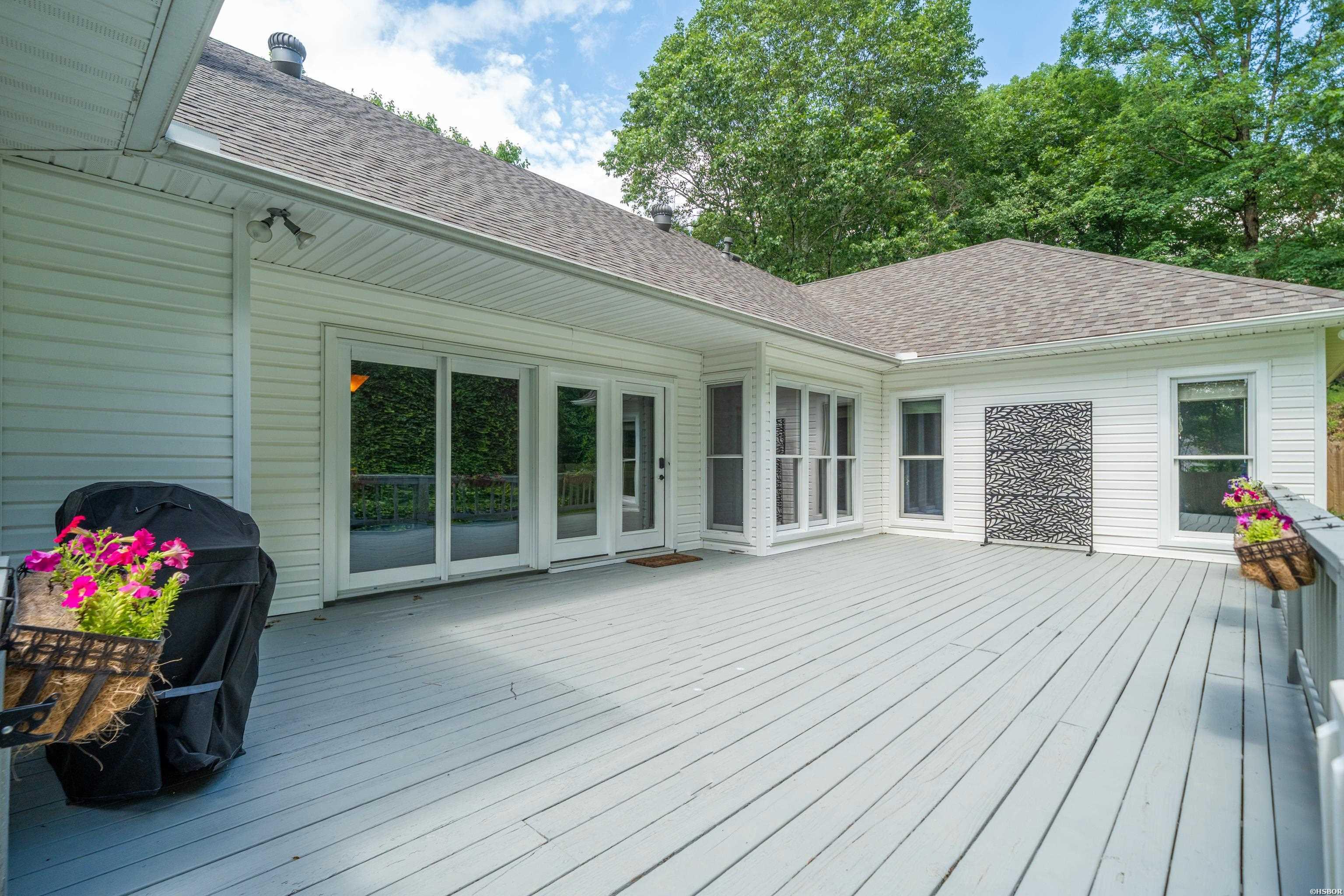 106 Ravenwood Property Photo 44