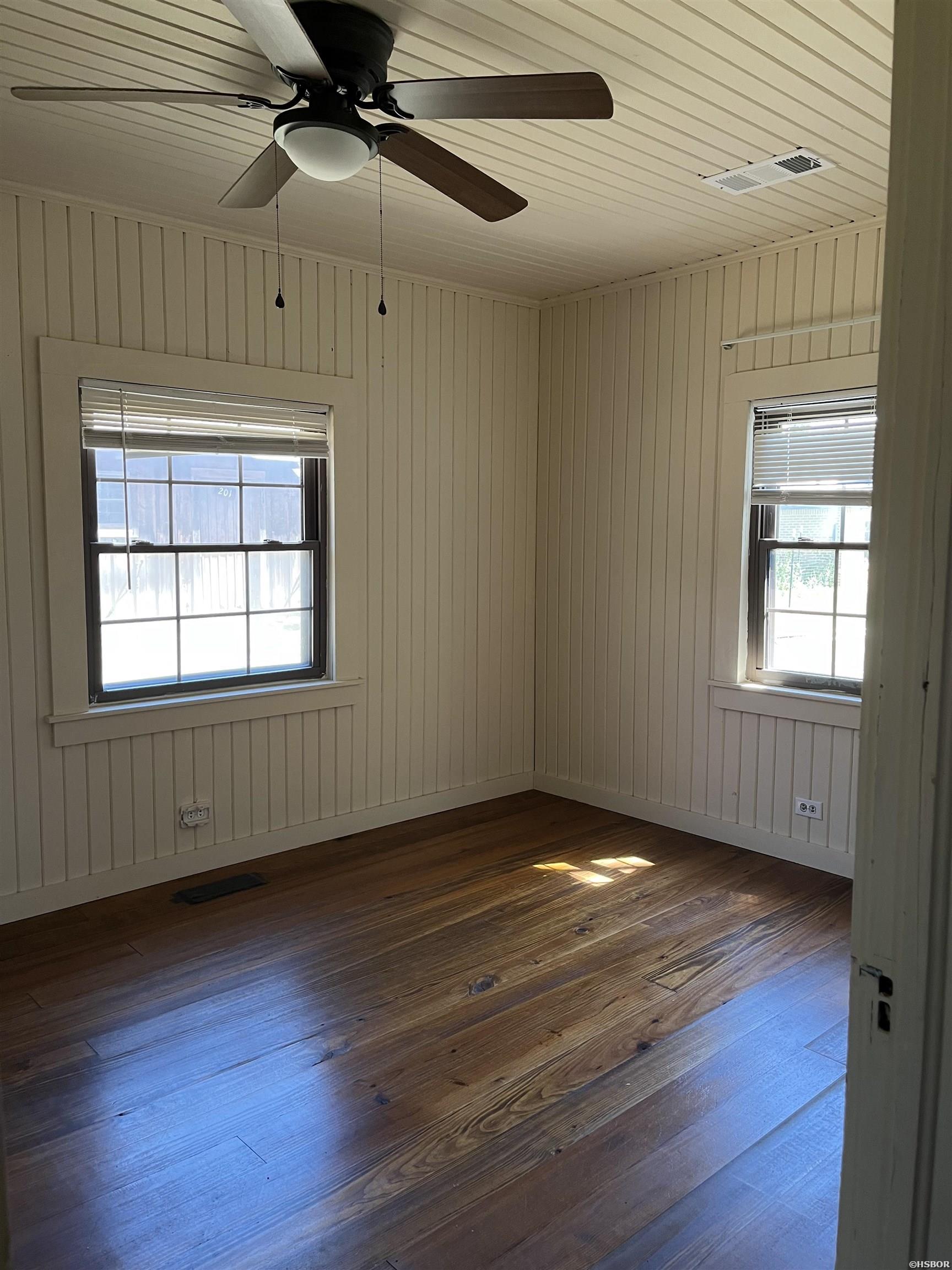204 S 3rd Street Property Photo 6