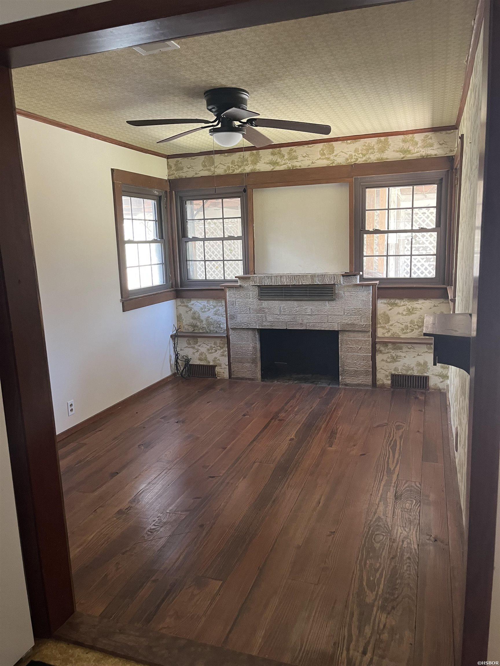 204 S 3rd Street Property Photo 8