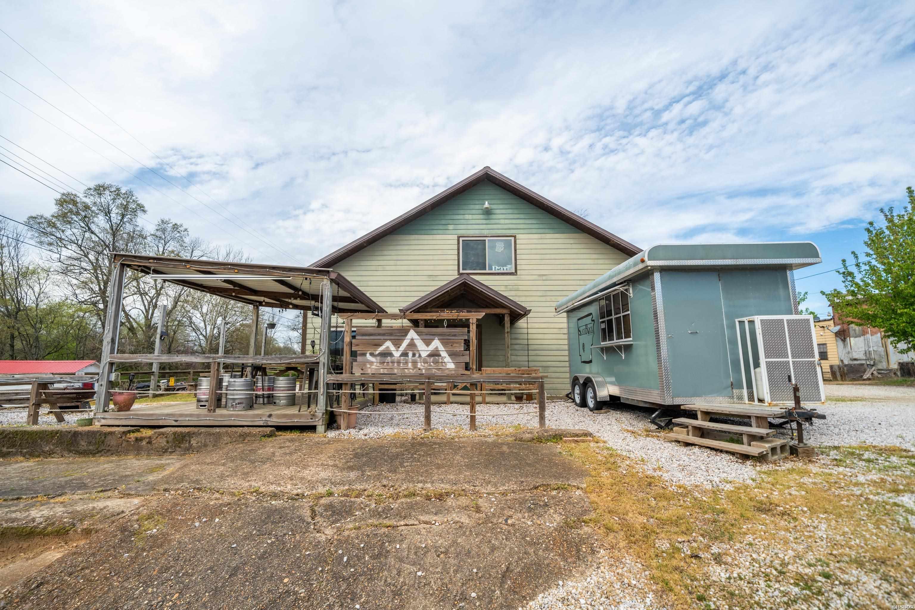 113 S Main Property Photo 1