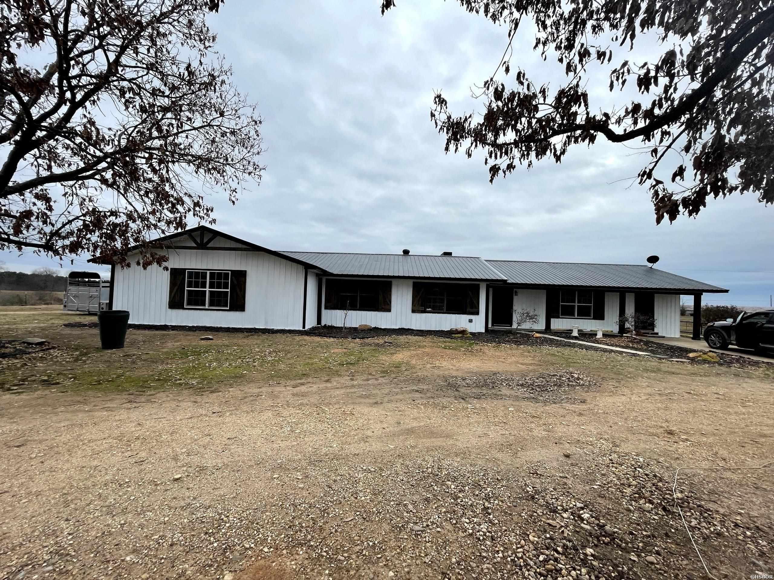 552 STRAWBERRY Road