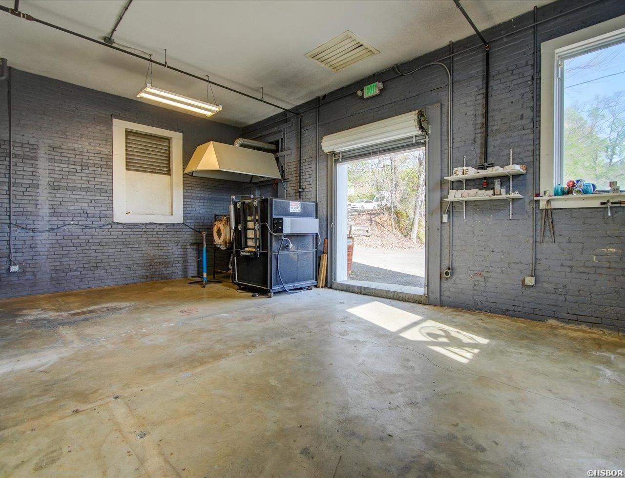710 W Grand Property Photo 14