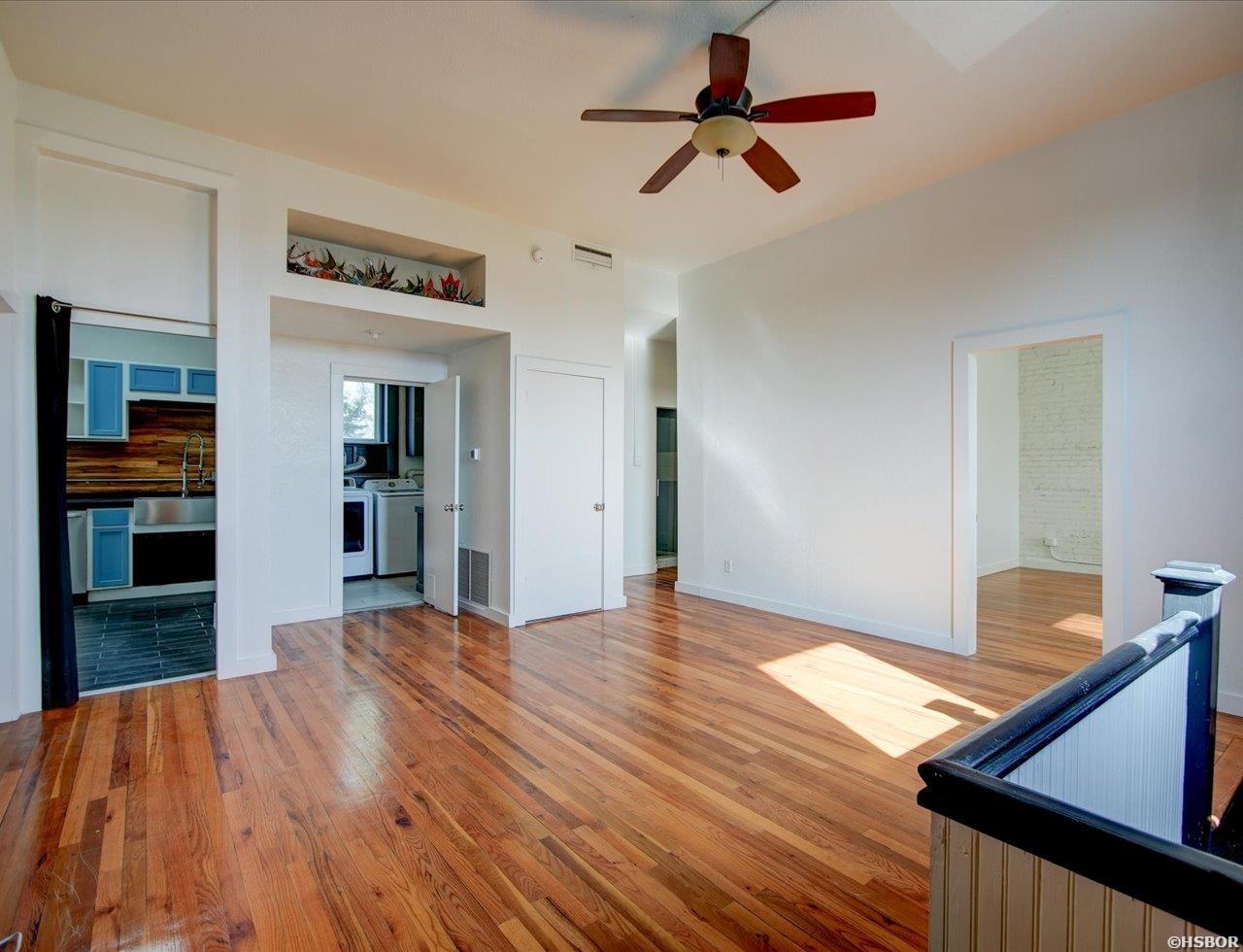 710 W Grand Property Photo 17