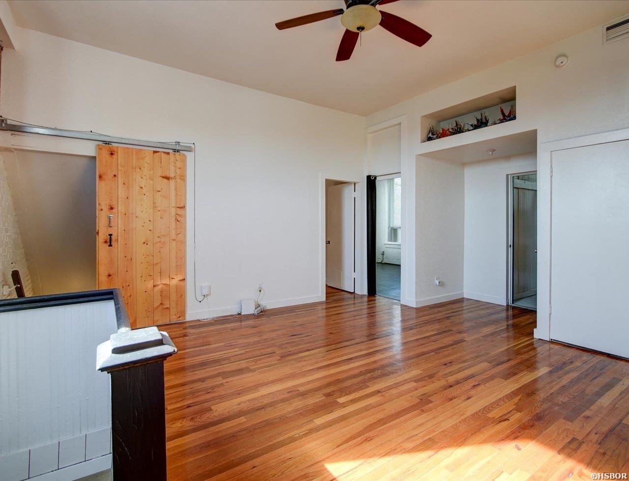 710 W Grand Property Photo 19