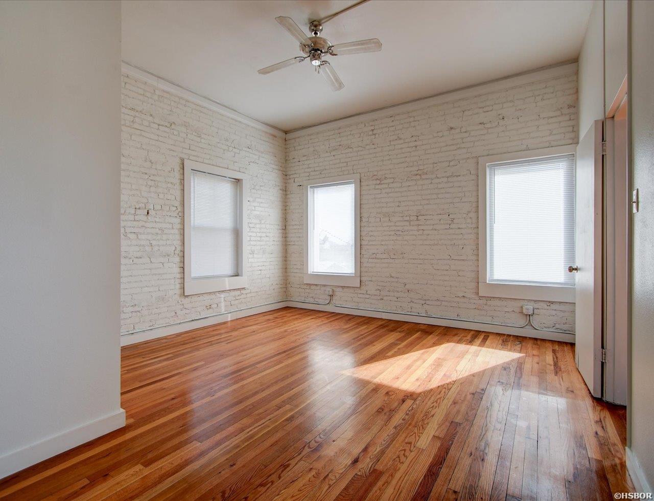 710 W Grand Property Photo 24
