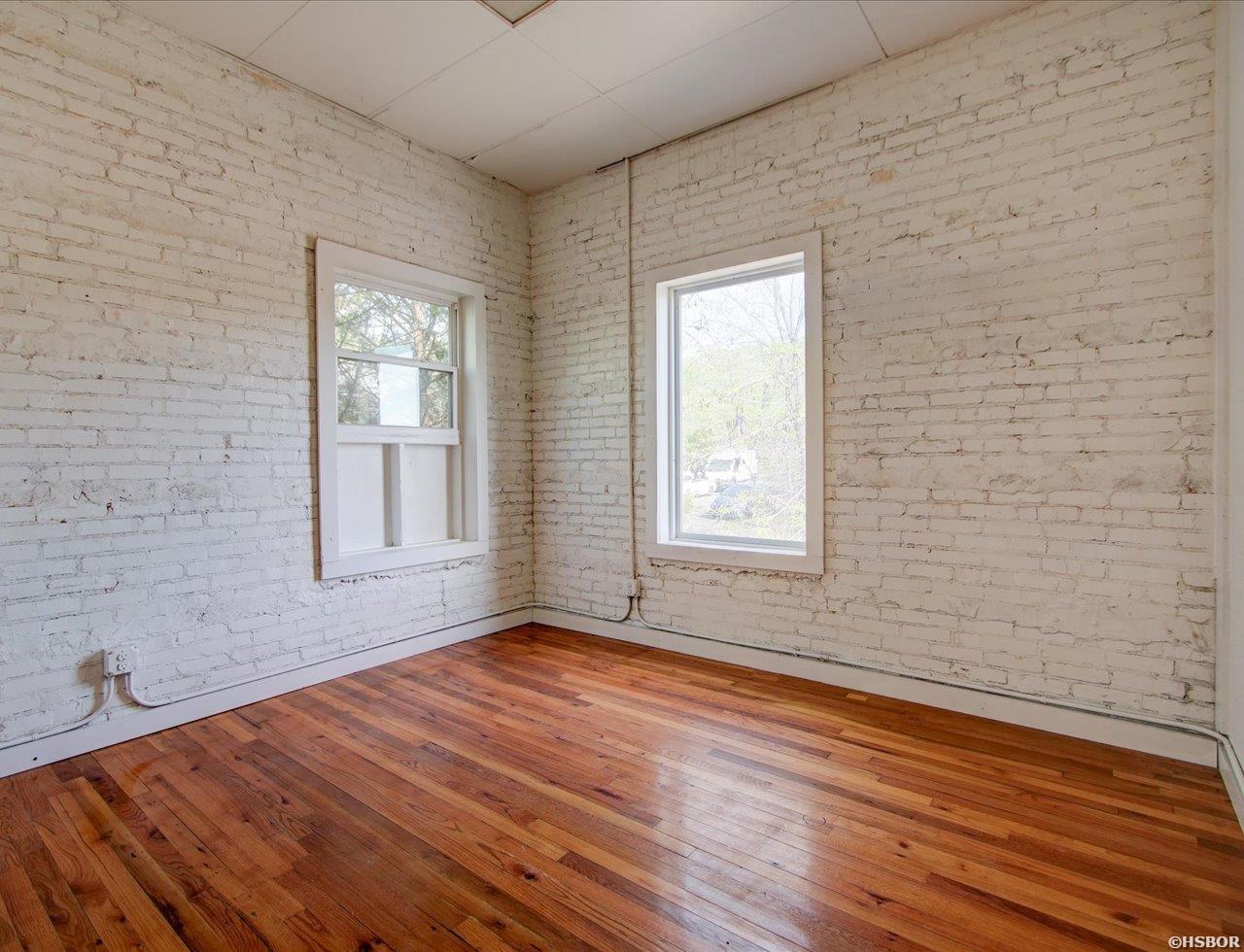 710 W Grand Property Photo 25