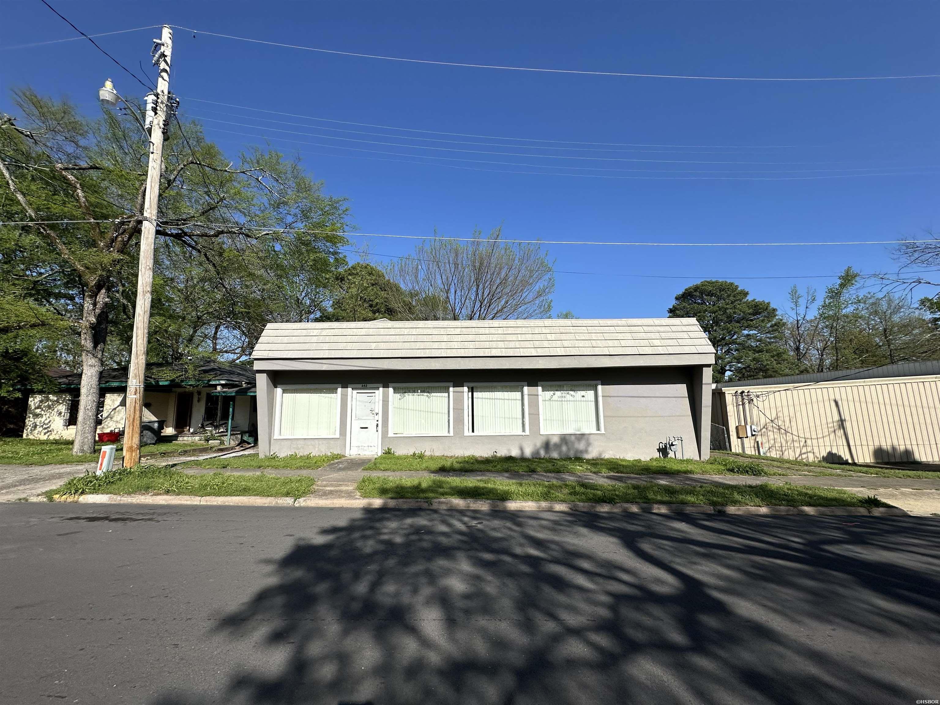 642 FOURTH Street Property Photo 1
