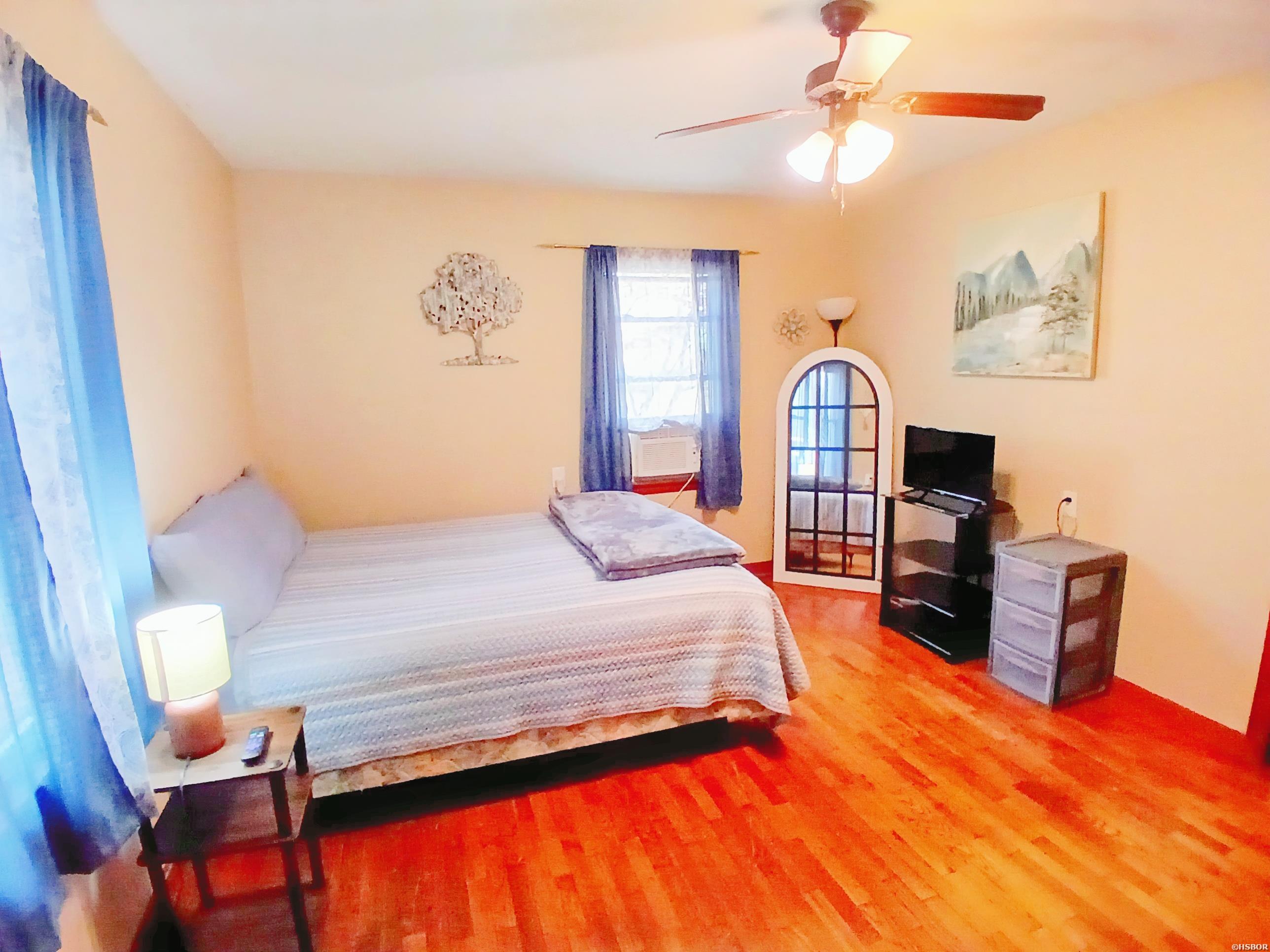 307 Ball Streets Property Photo 7