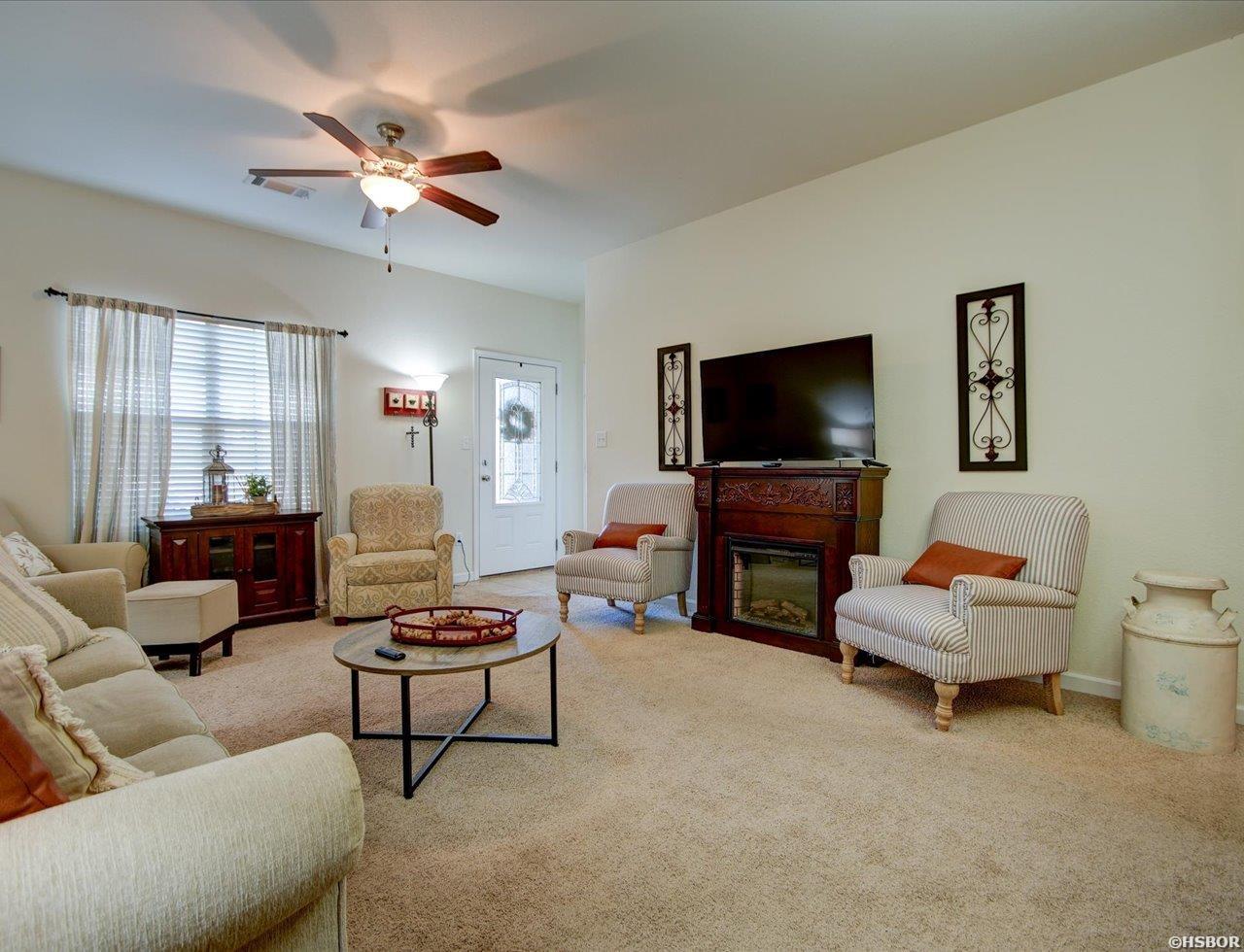 131 Lily Street Property Photo 4