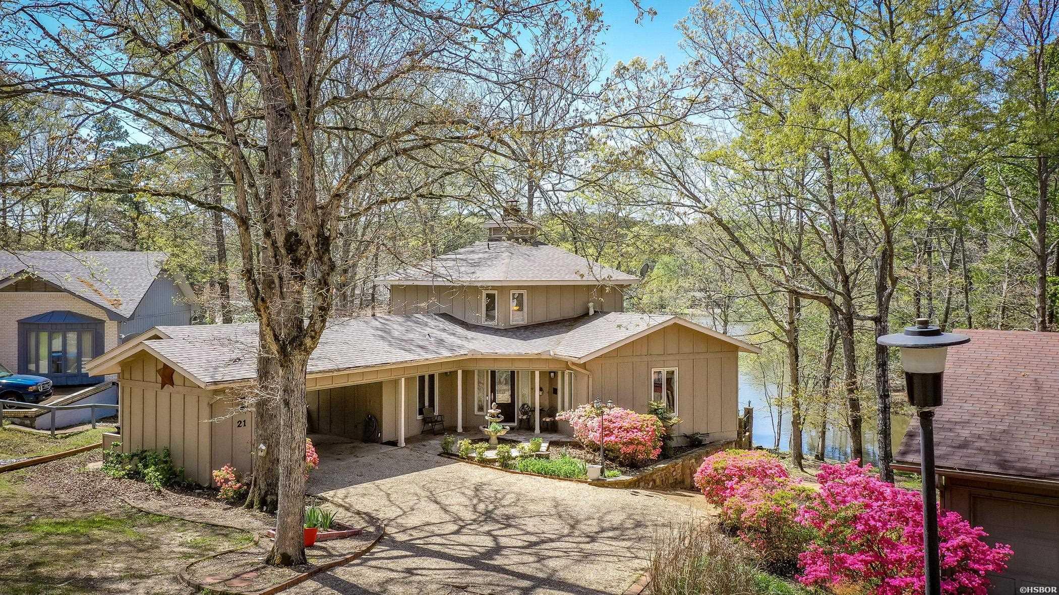 21 La Granja Circle Property Photo 1