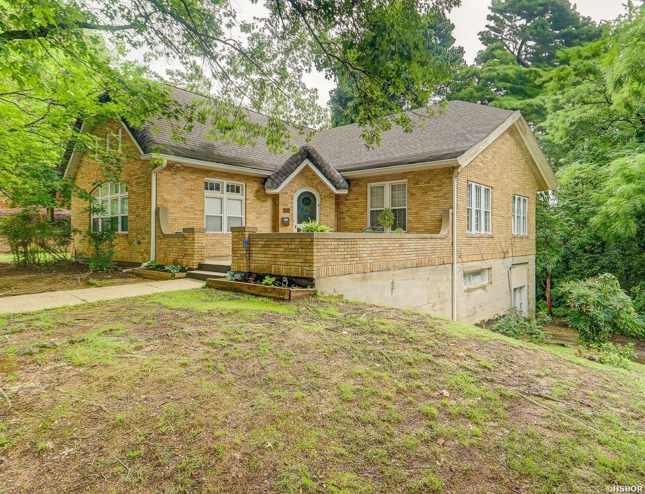 915 Prospect Avenue Property Photo 1