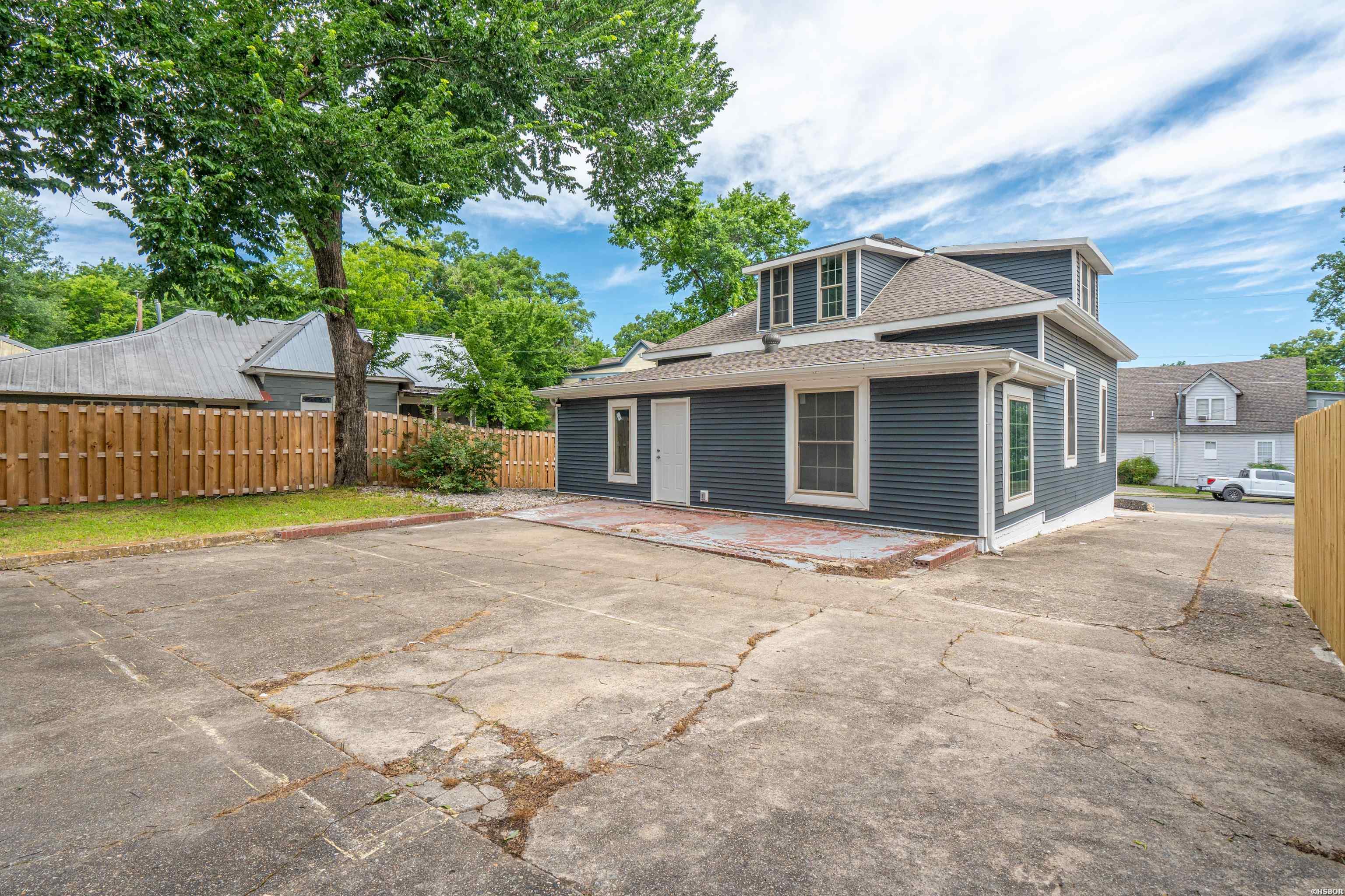 207 Hagen Street Property Photo 32