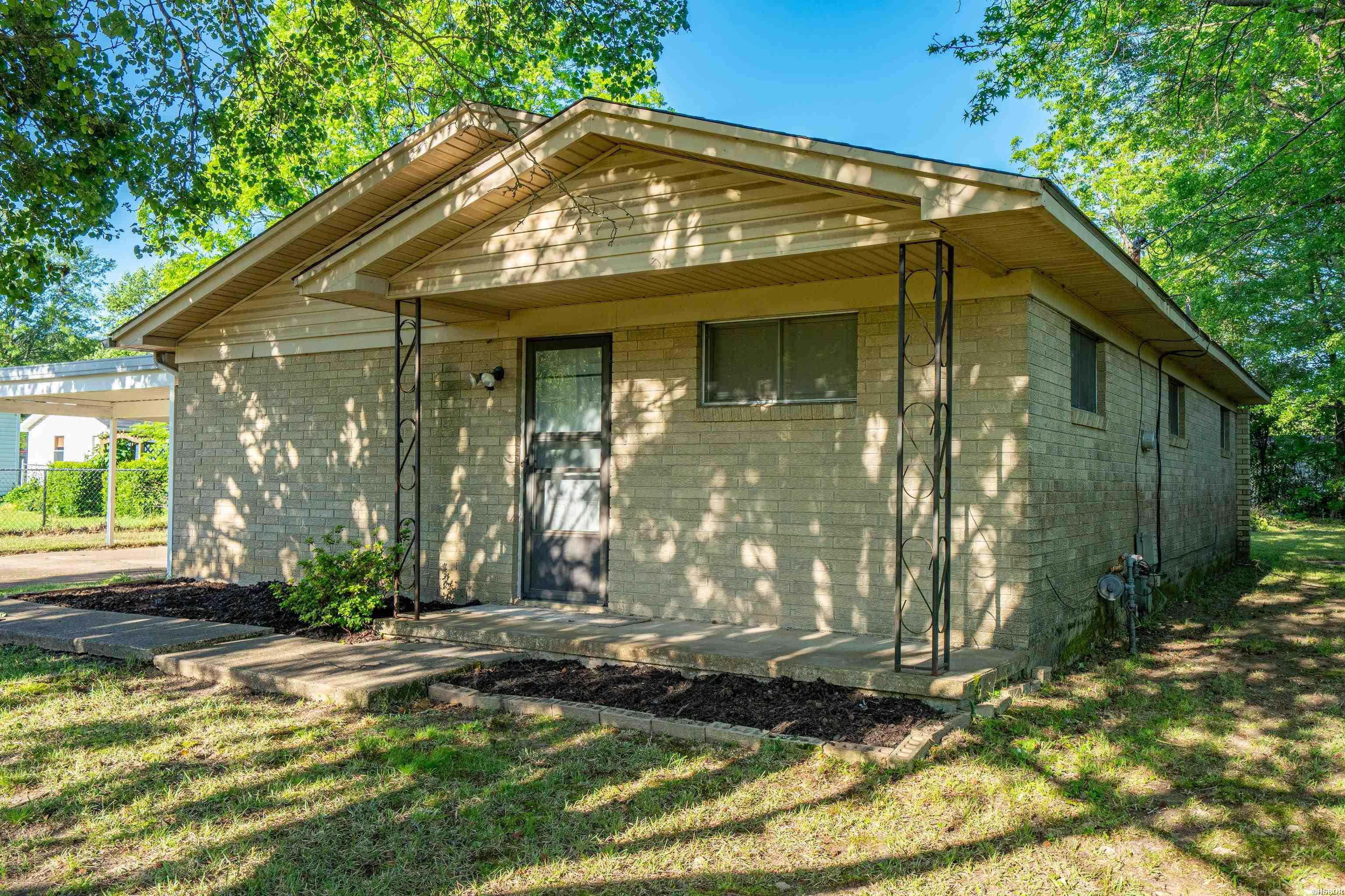 1015 S 13th Street Property Photo 2