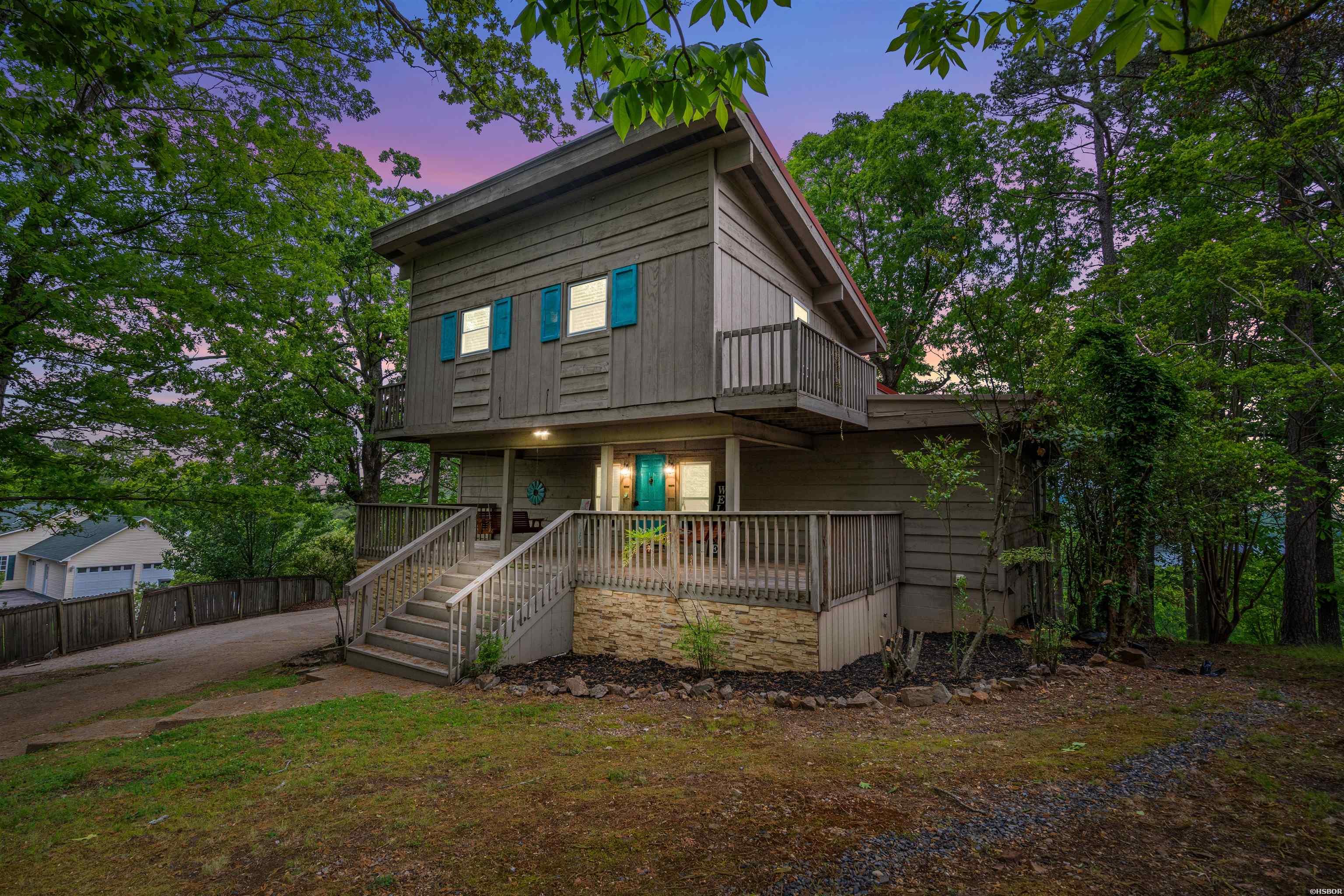 112 Honolulu Court Property Photo 1