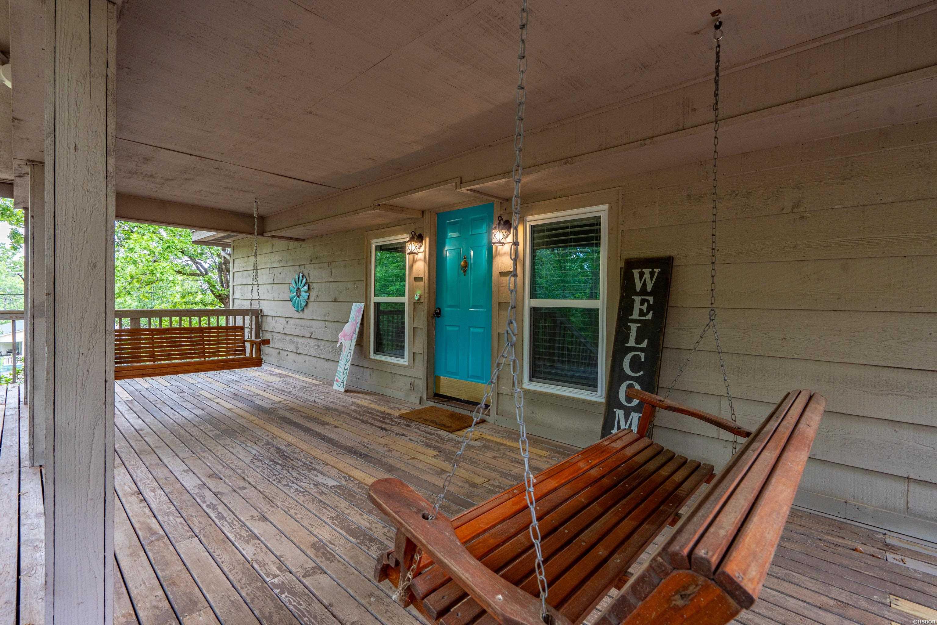 112 Honolulu Court Property Photo 5