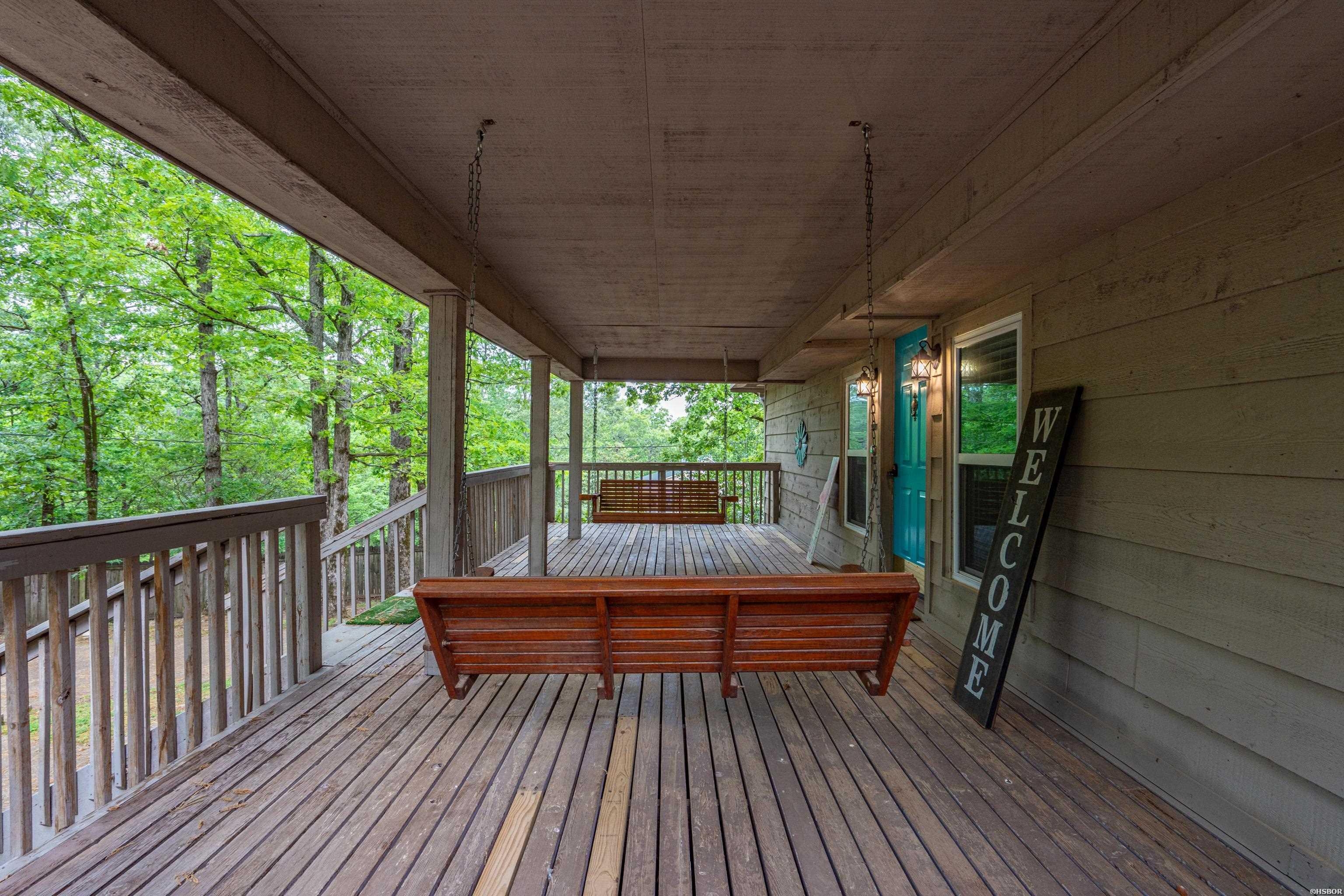 112 Honolulu Court Property Photo 6