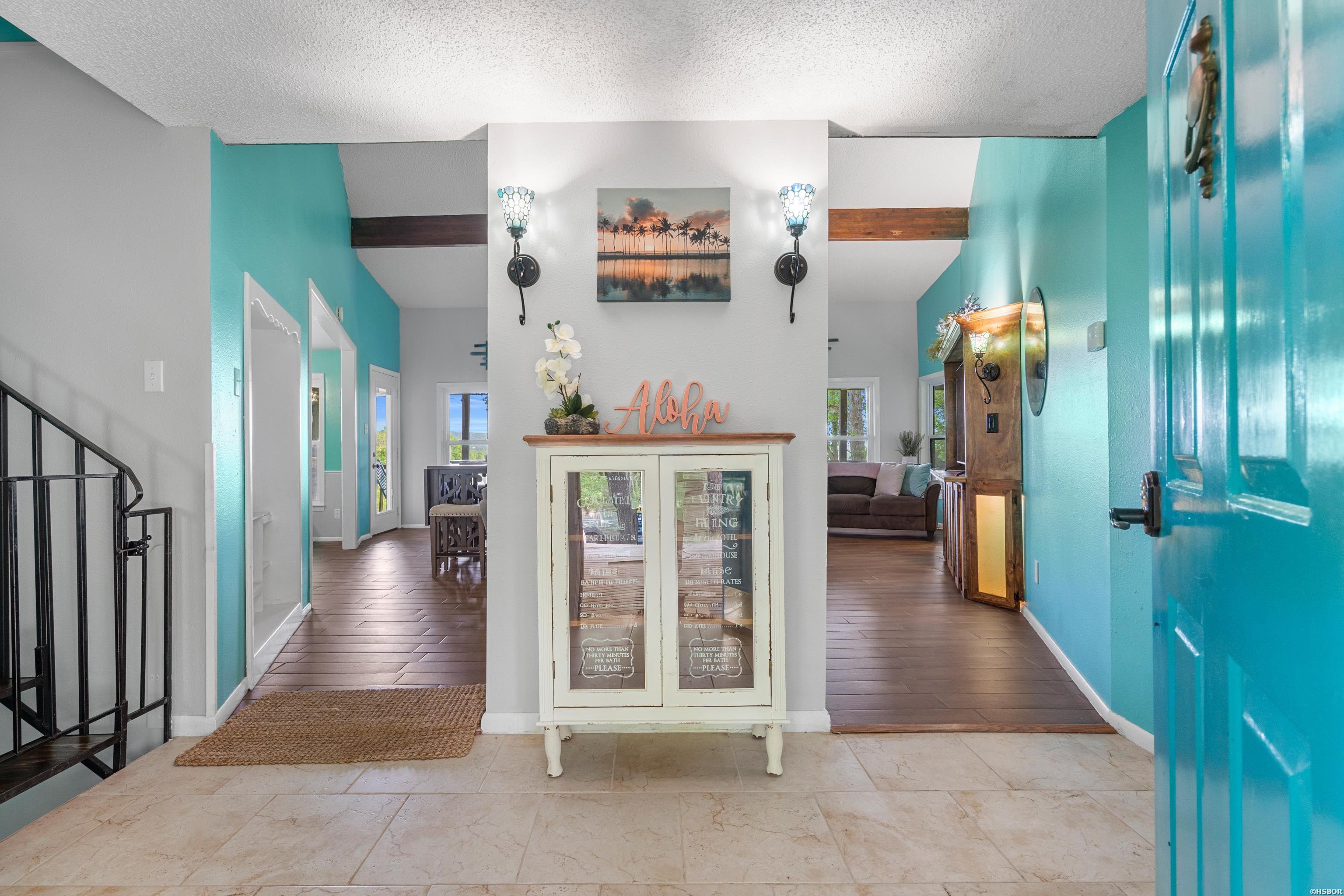 112 Honolulu Court Property Photo 8