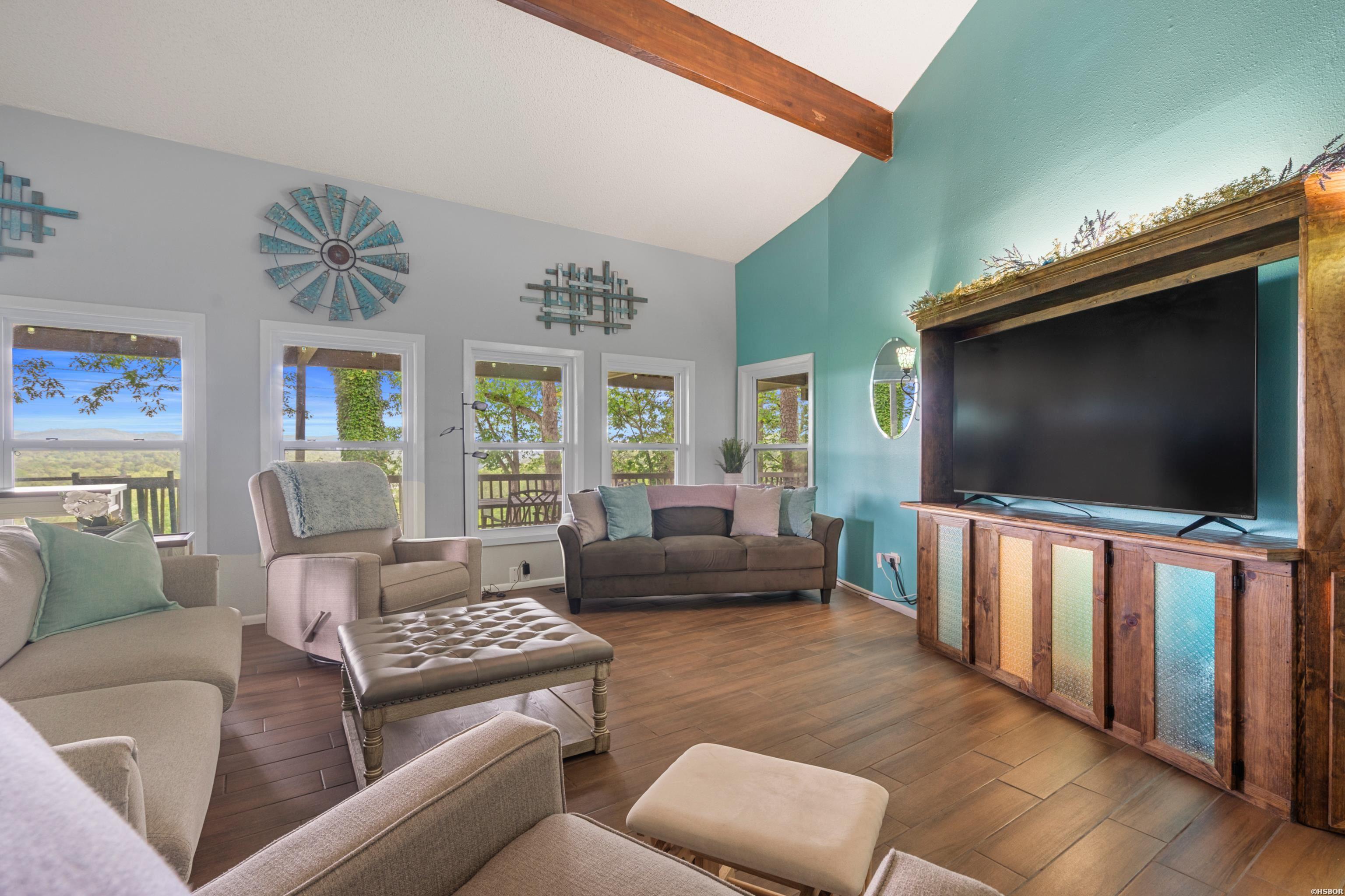 112 Honolulu Court Property Photo 11