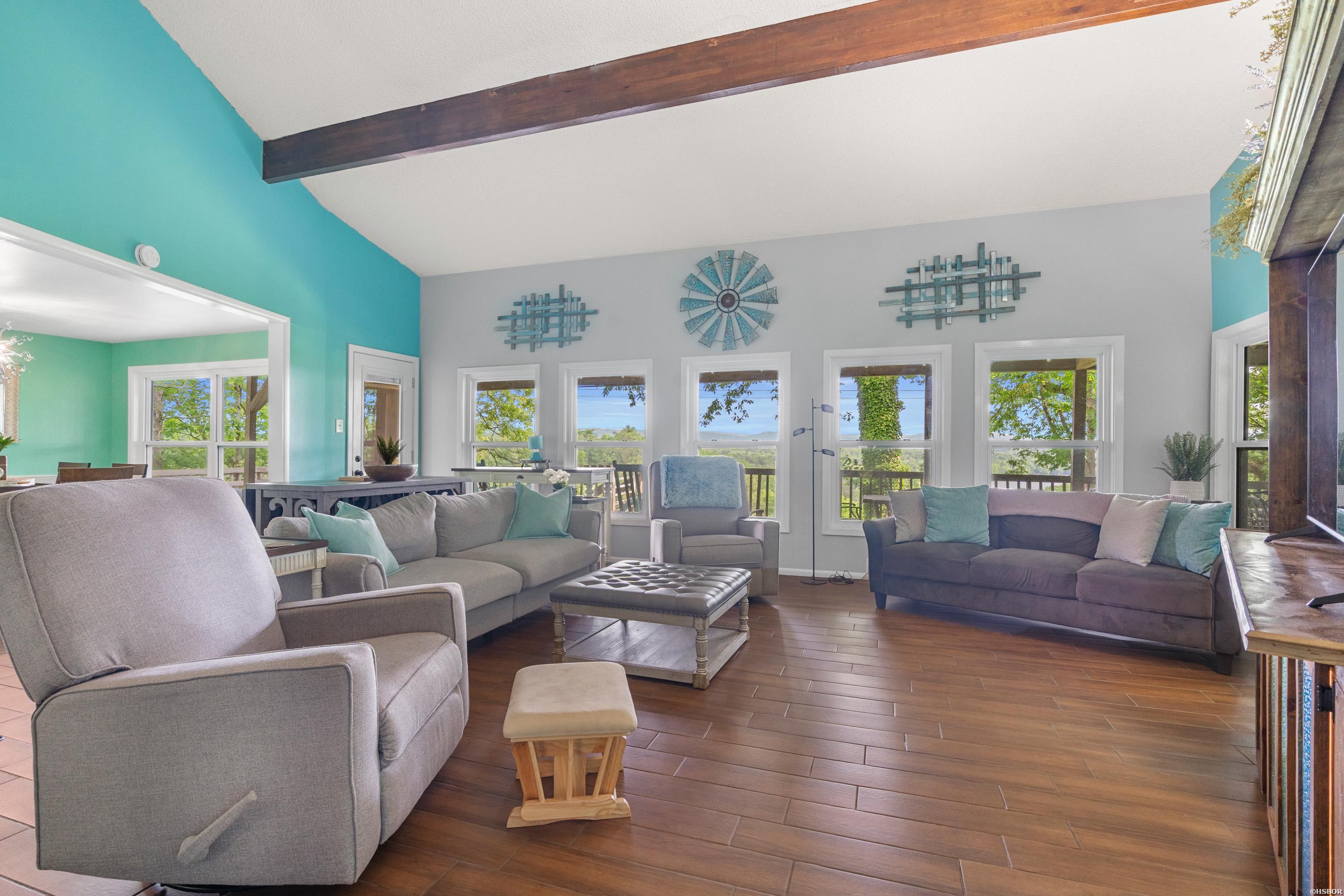 112 Honolulu Court Property Photo 12