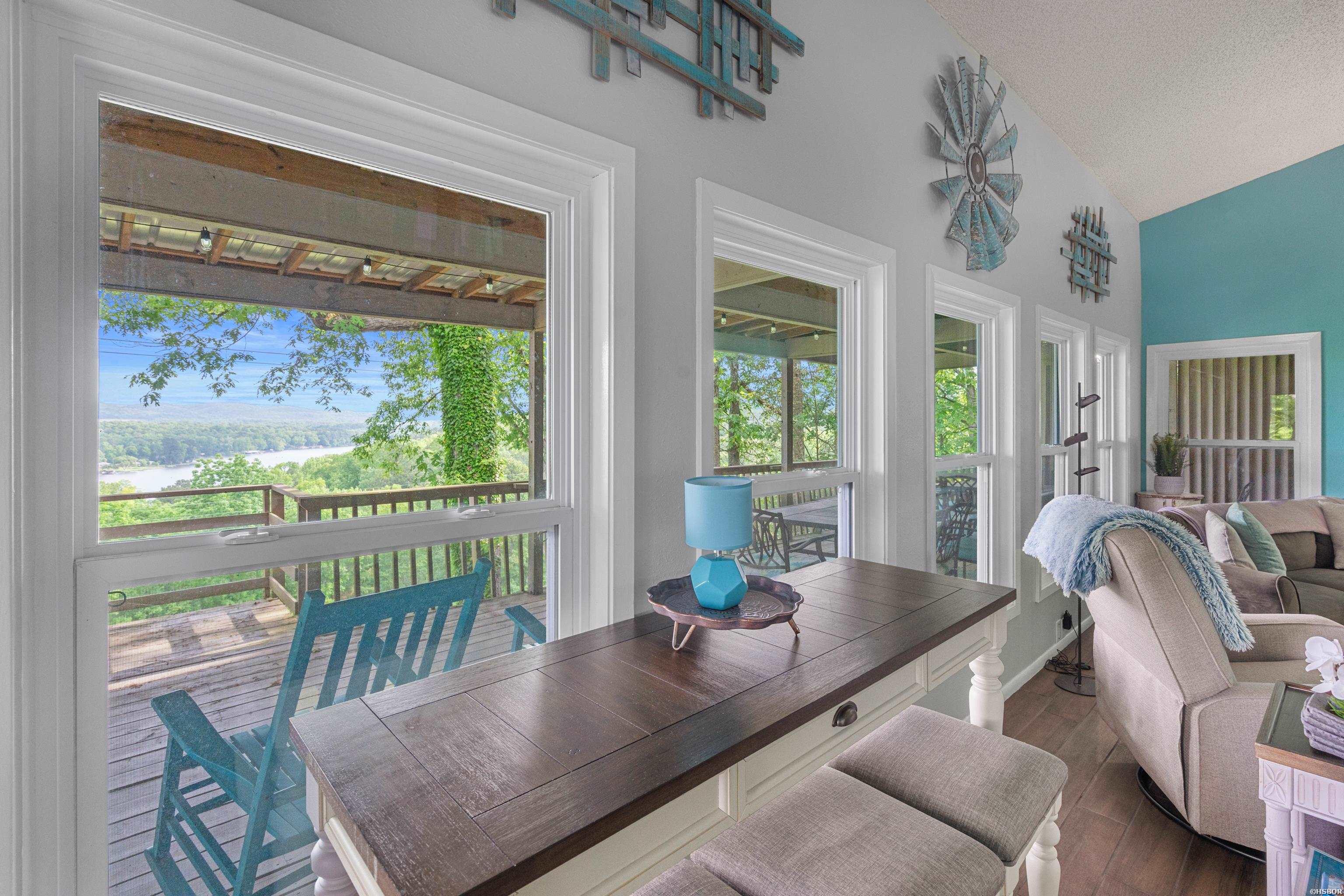 112 Honolulu Court Property Photo 16