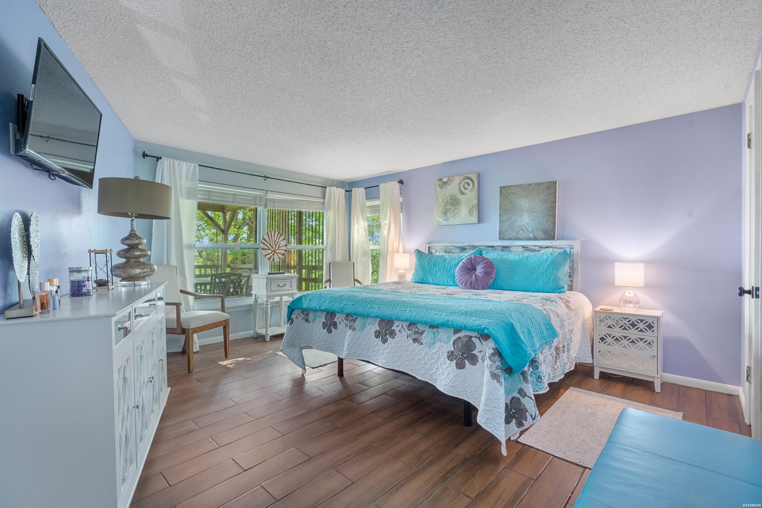 112 Honolulu Court Property Photo 24