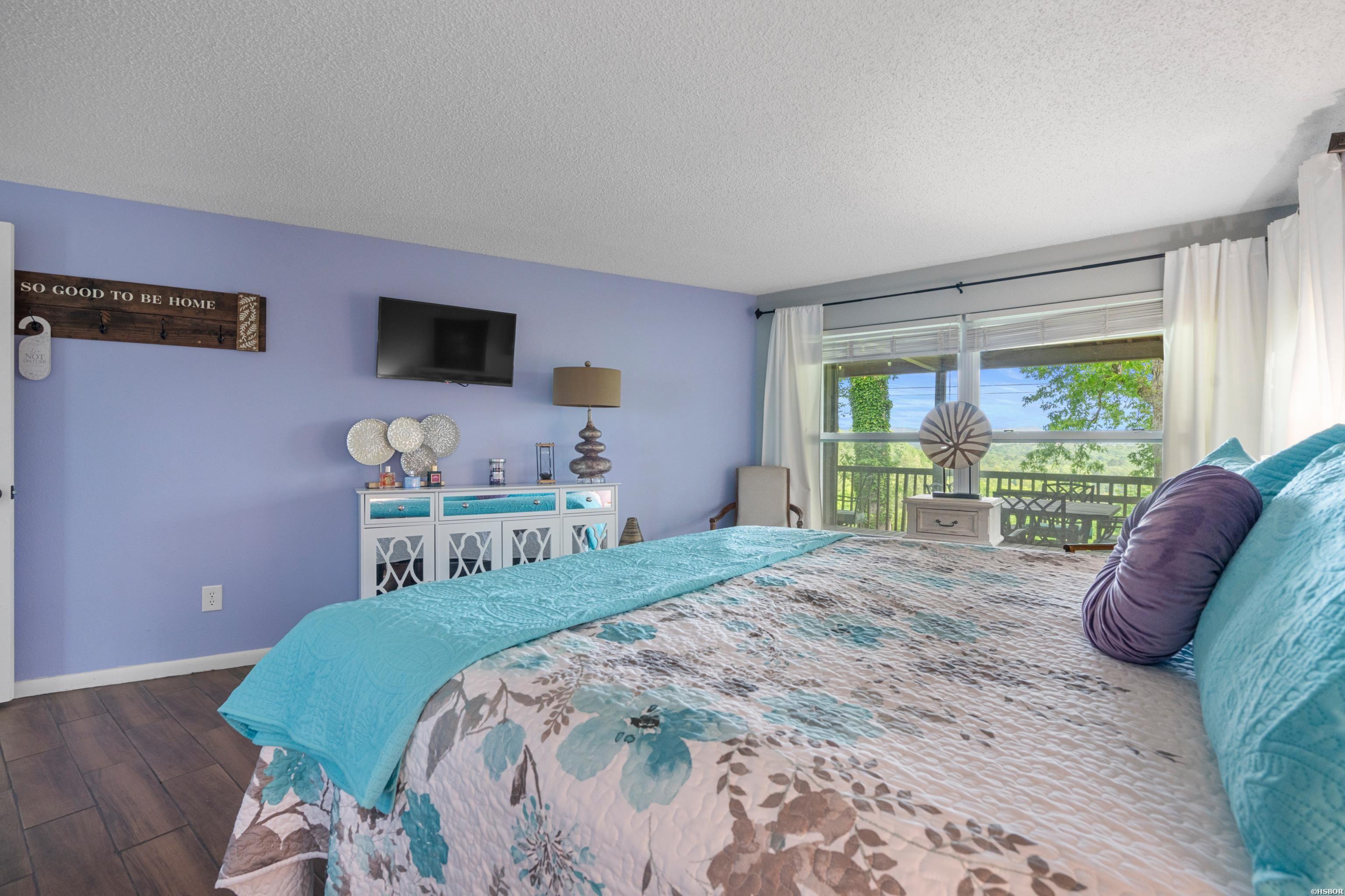 112 Honolulu Court Property Photo 25