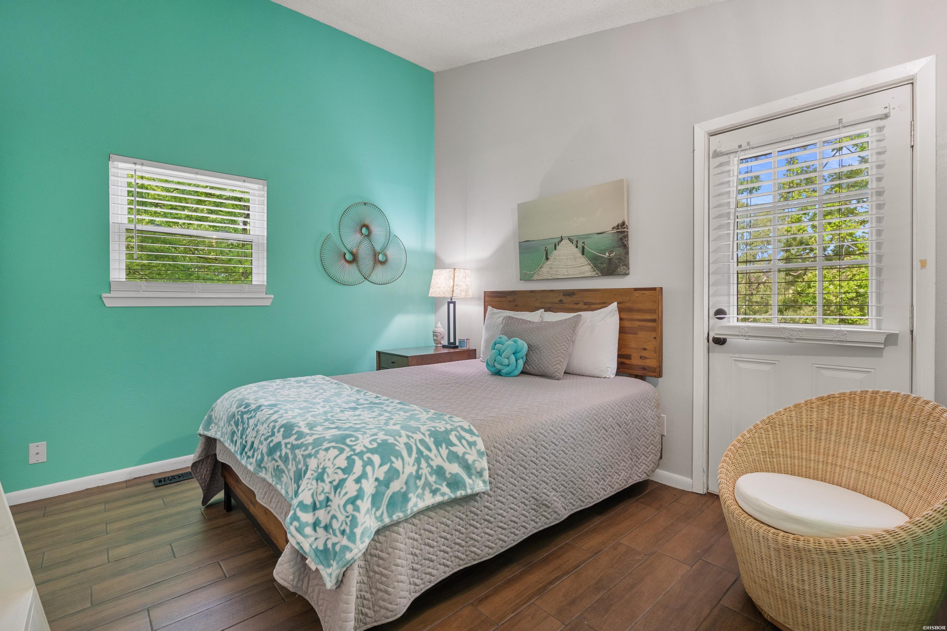 112 Honolulu Court Property Photo 28