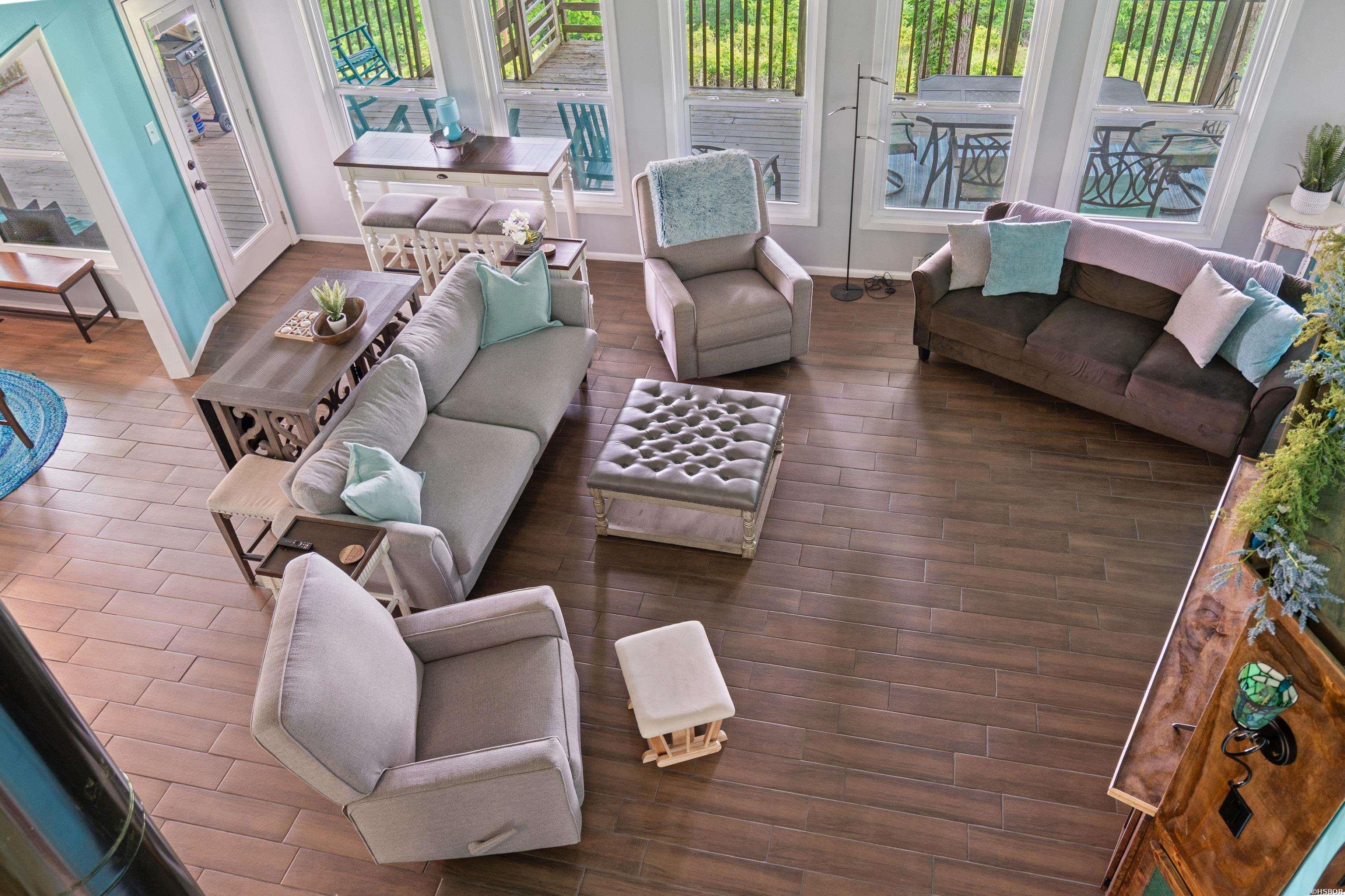 112 Honolulu Court Property Photo 32