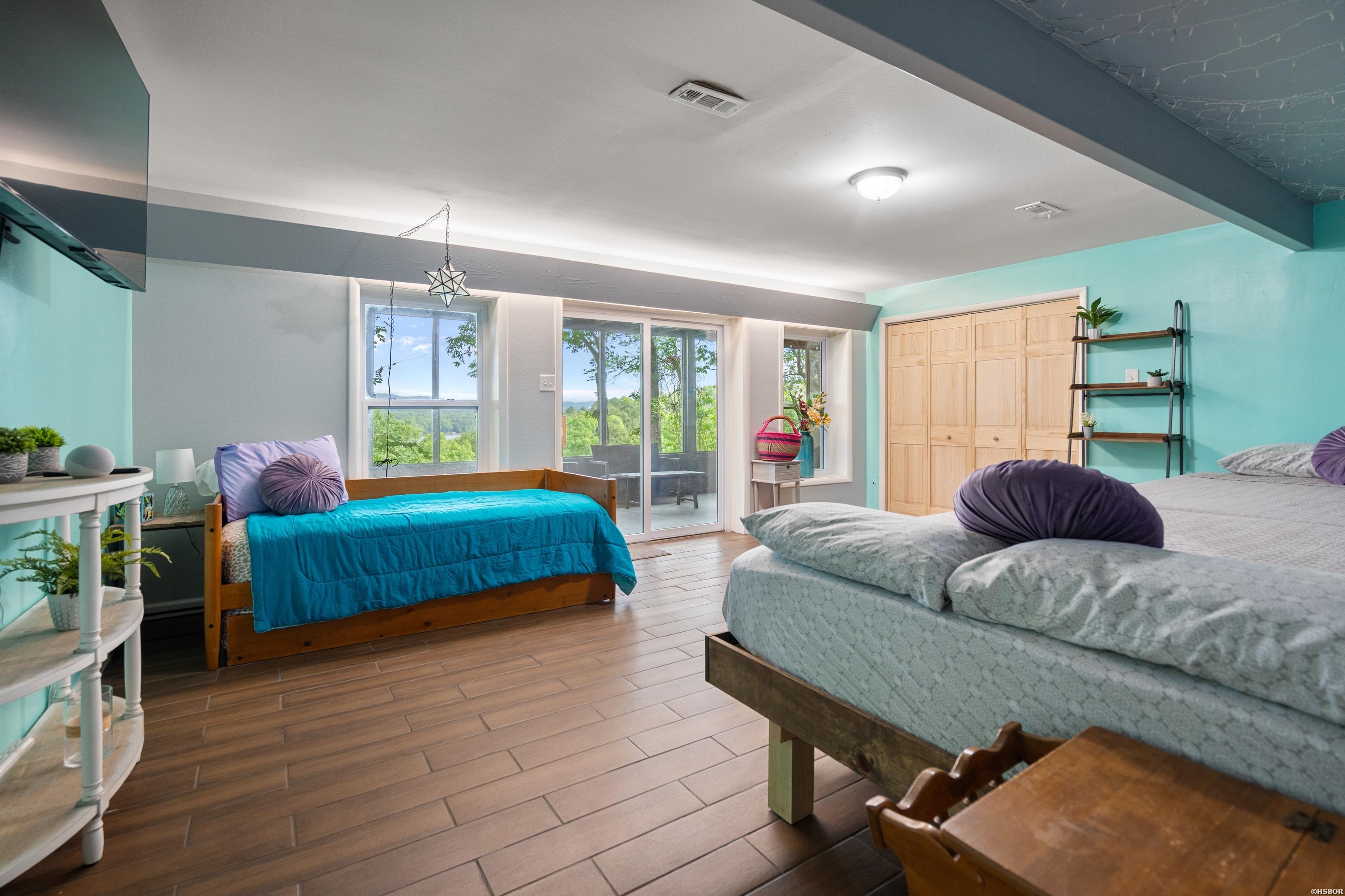 112 Honolulu Court Property Photo 36