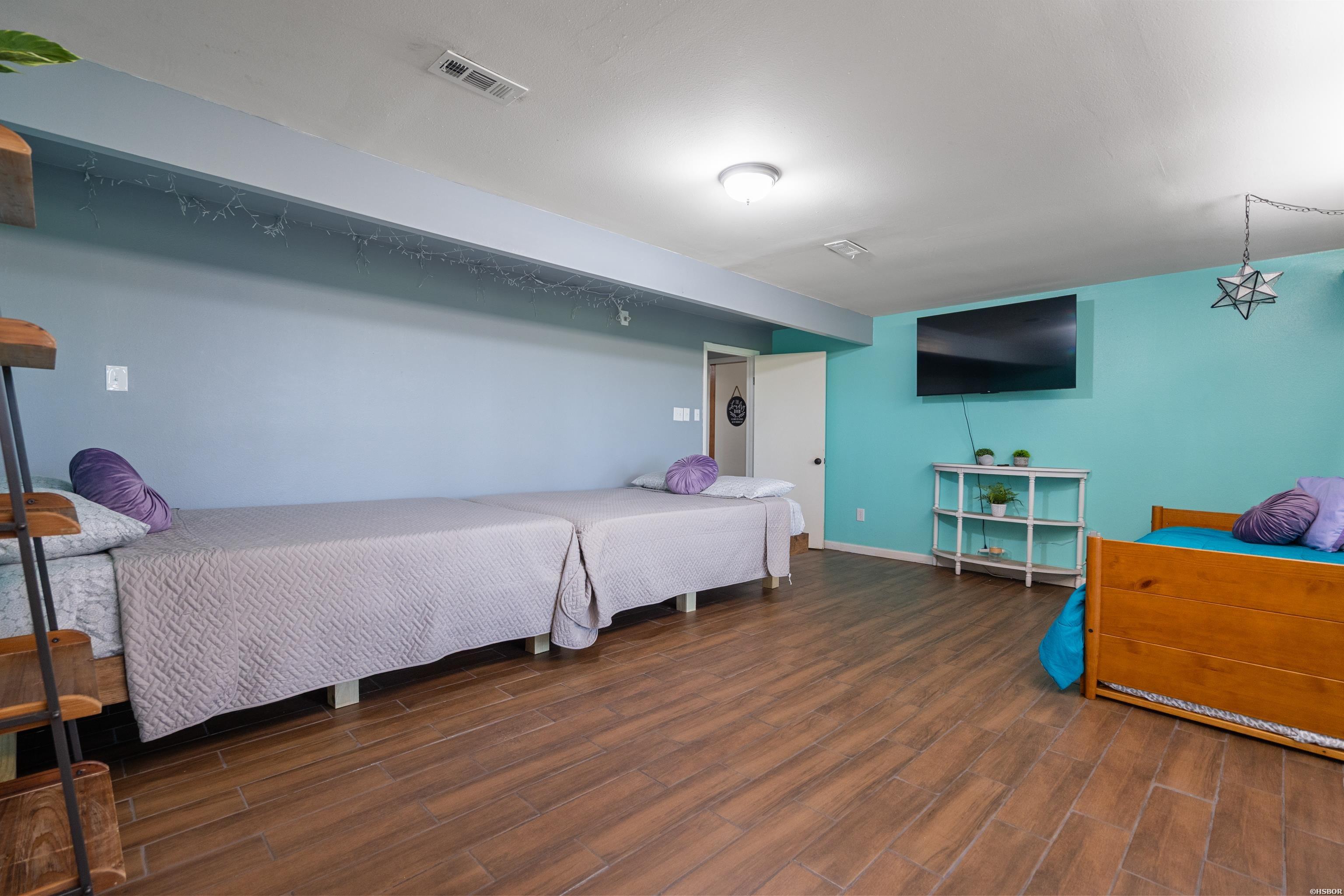 112 Honolulu Court Property Photo 37