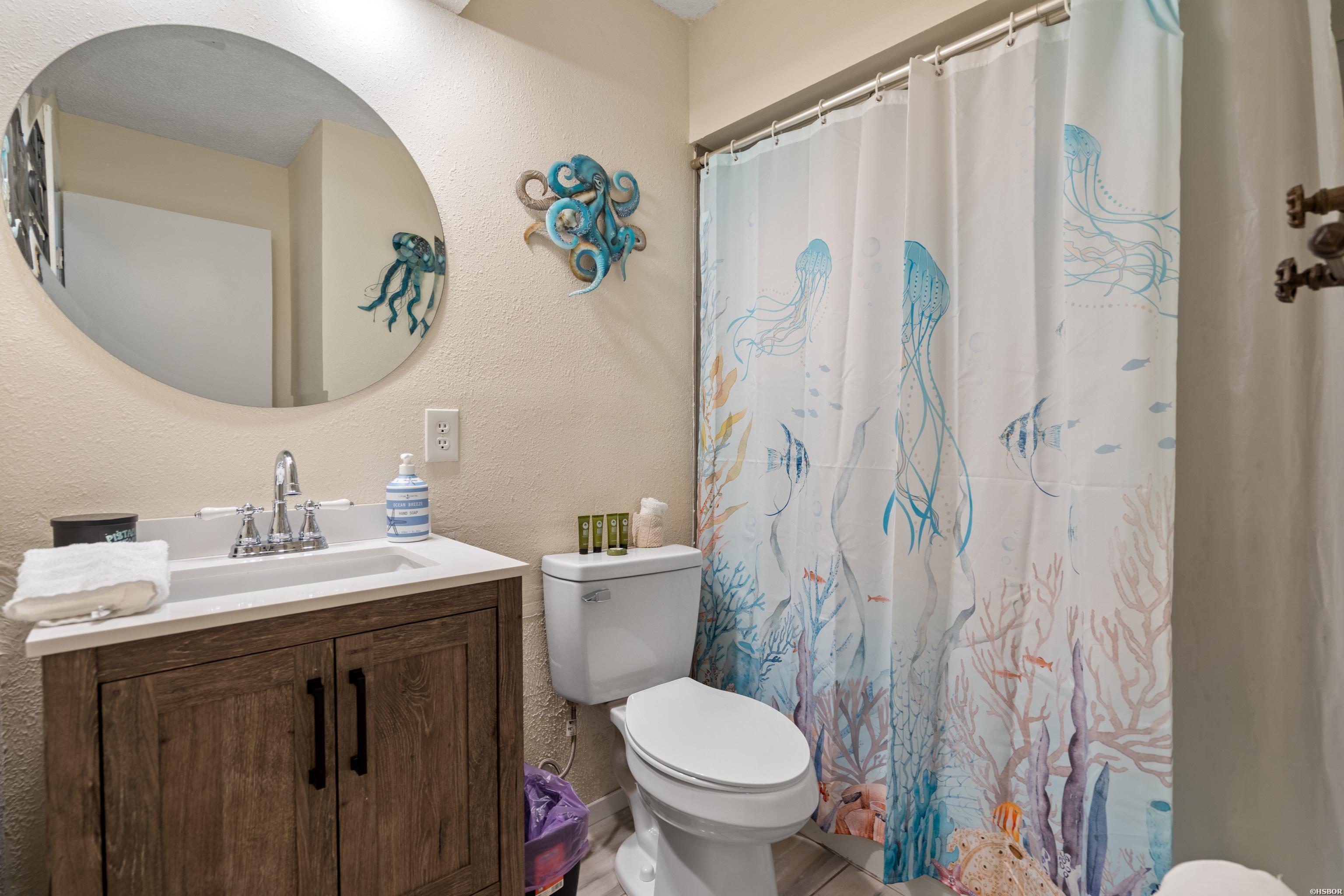 112 Honolulu Court Property Photo 38