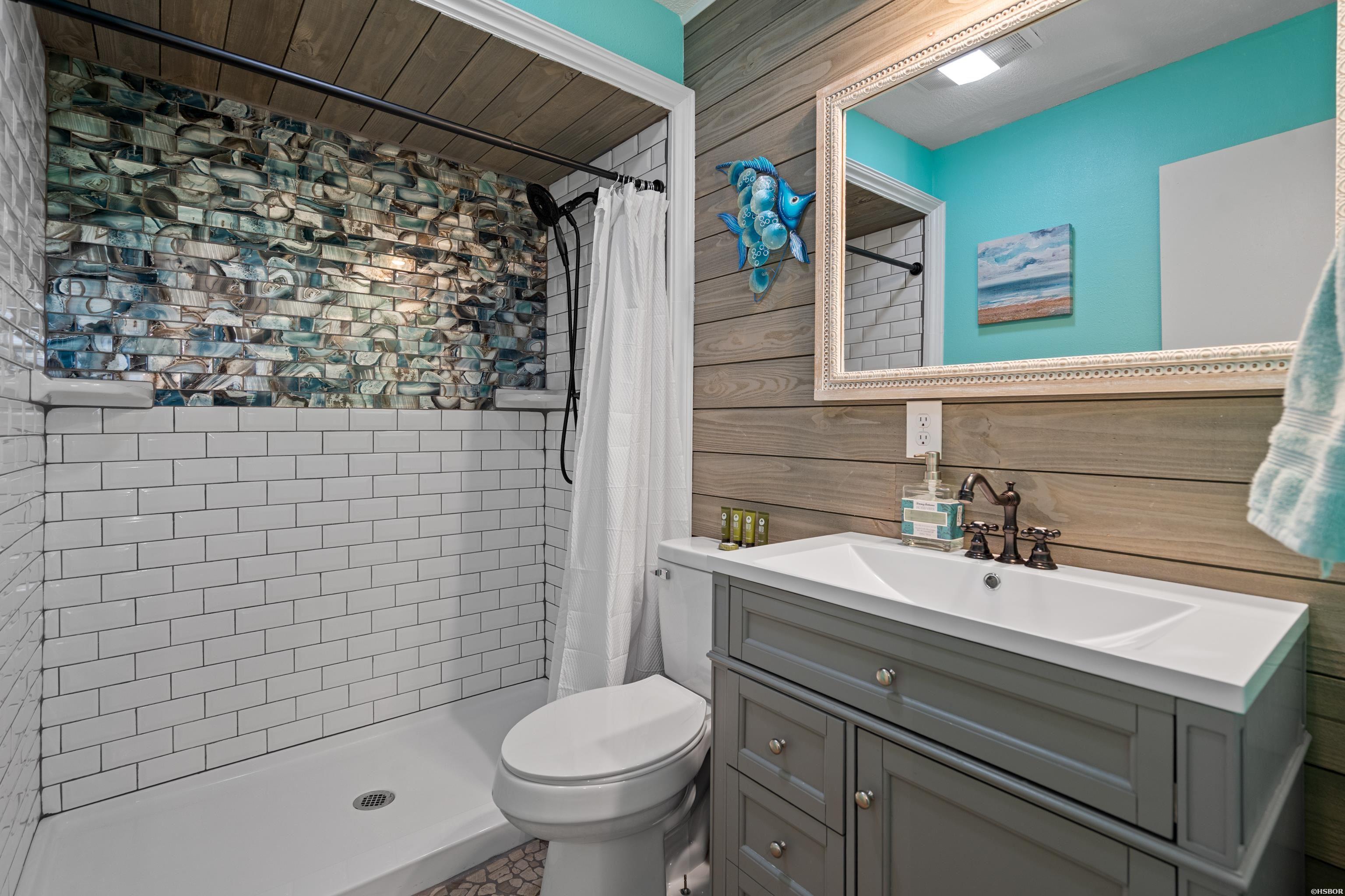 112 Honolulu Court Property Photo 41